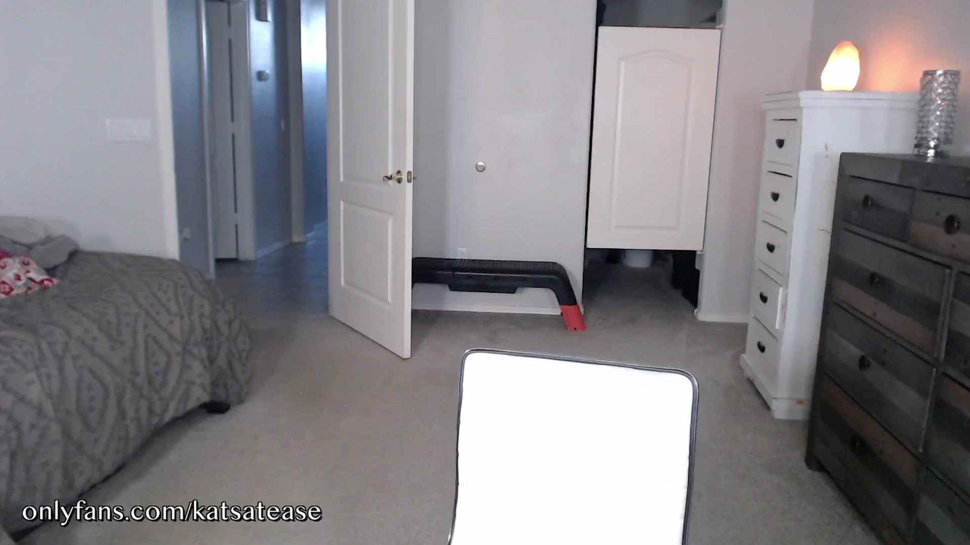 Gallery image thumbnail from KatsAtease's myfreecams stream on, 04/24/2025, 02:02 image 7 of 20