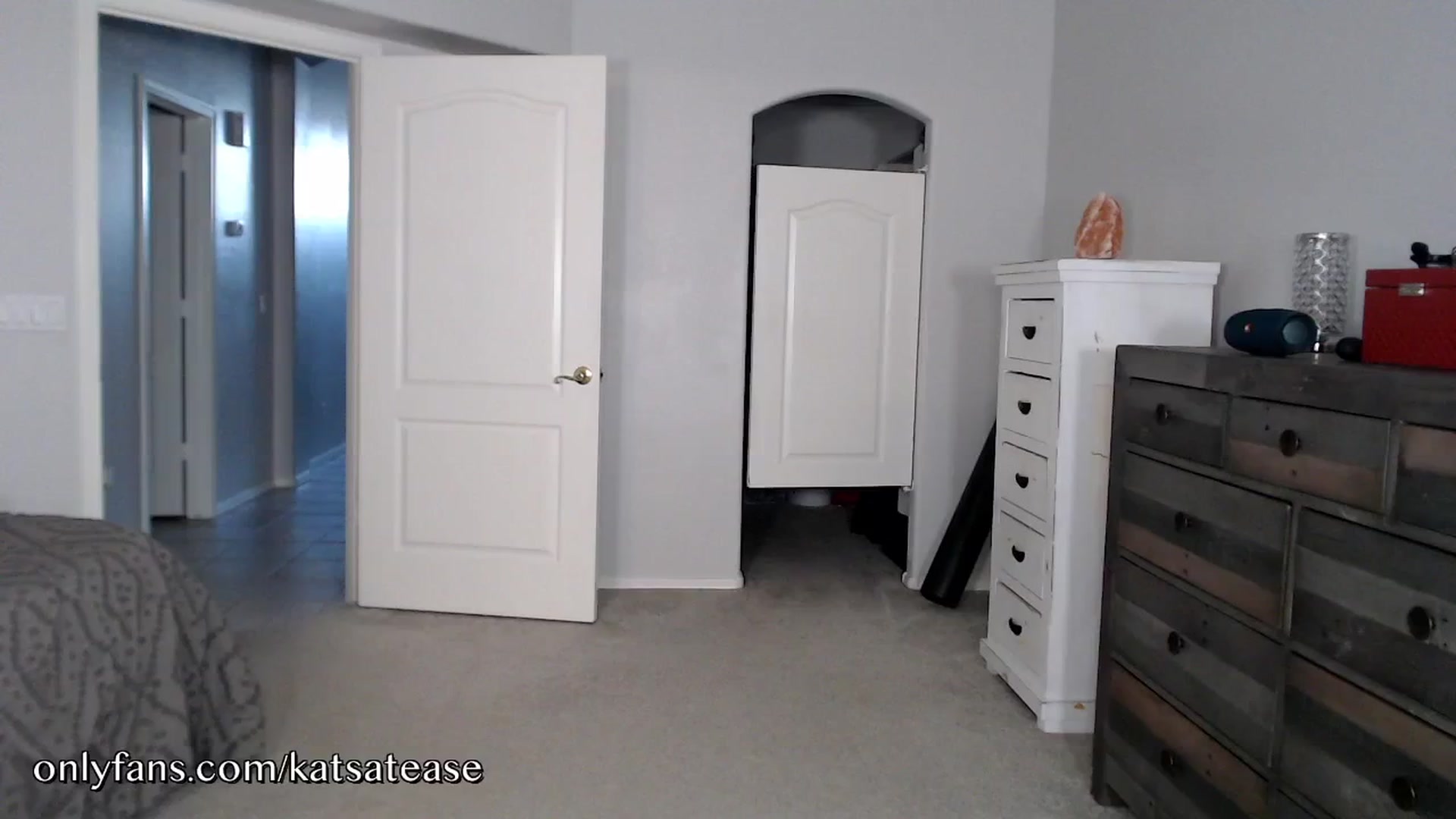 Gallery image thumbnail from KatsAtease's myfreecams stream on, 06/08/2025, 02:46 image 14 of 20