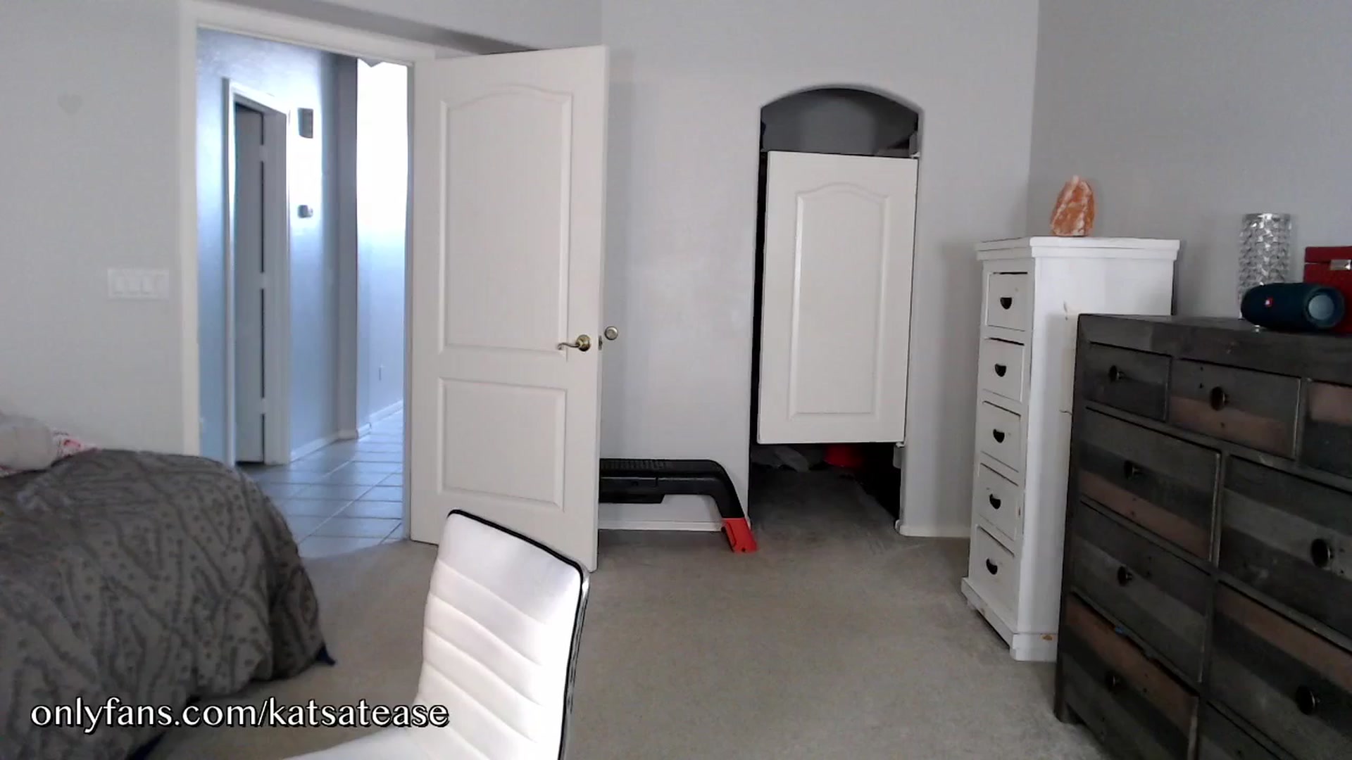 Gallery image thumbnail from KatsAtease's myfreecams stream on, 07/01/2025, 24:16 image 7 of 20