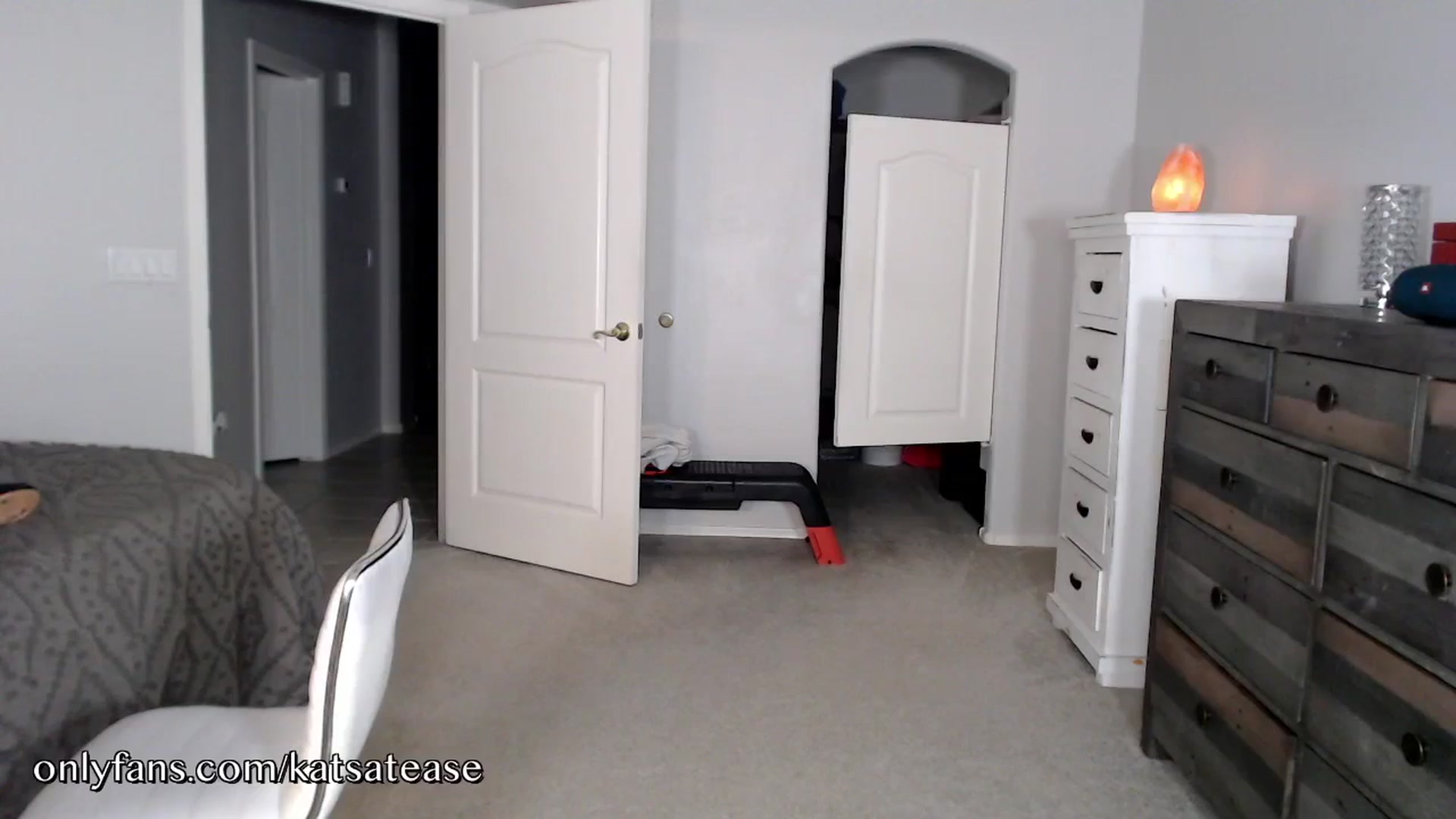 Gallery image thumbnail from KatsAtease's myfreecams stream on, 07/15/2025, 03:46 image 16 of 20