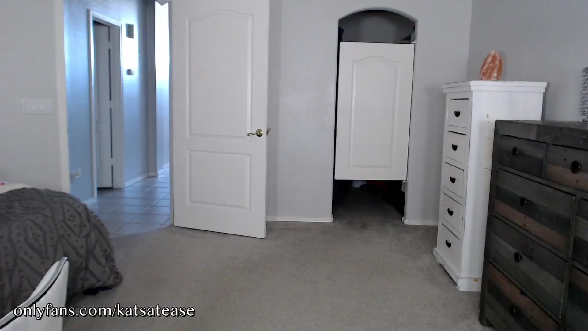 Gallery image thumbnail from KatsAtease's myfreecams stream on, 08/01/2025, 02:01 image 6 of 20