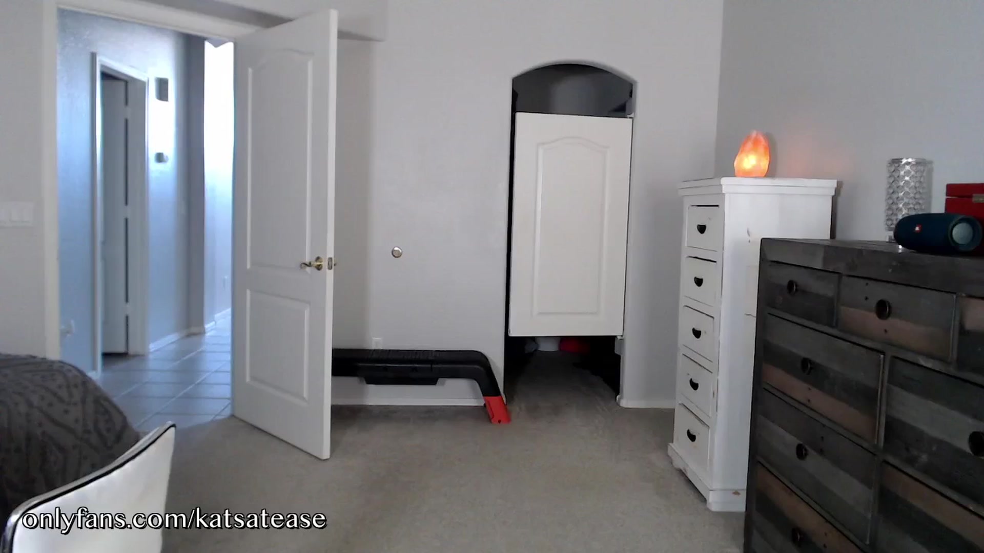 Gallery image thumbnail from KatsAtease's myfreecams stream on, 08/05/2025, 20:21 image 1 of 20