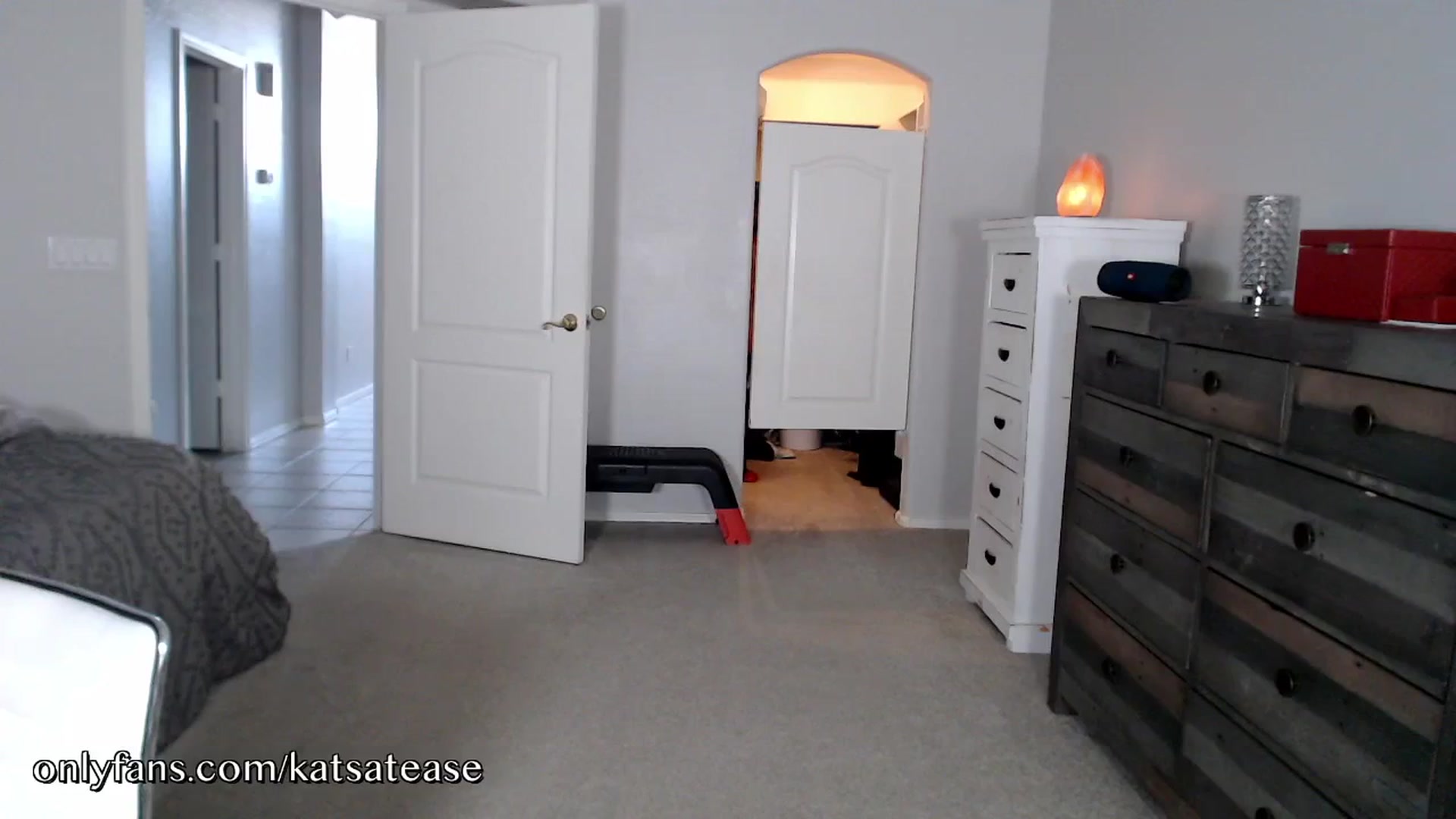 Gallery image thumbnail from KatsAtease's myfreecams stream on, 08/13/2025, 22:26 image 18 of 20