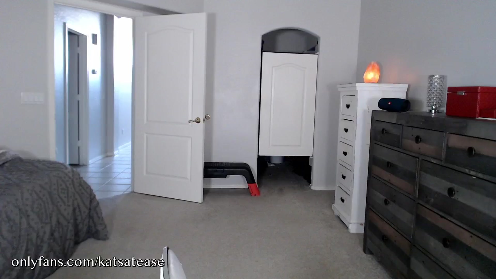 Gallery image thumbnail from KatsAtease's myfreecams stream on, 08/13/2025, 22:26 image 8 of 20