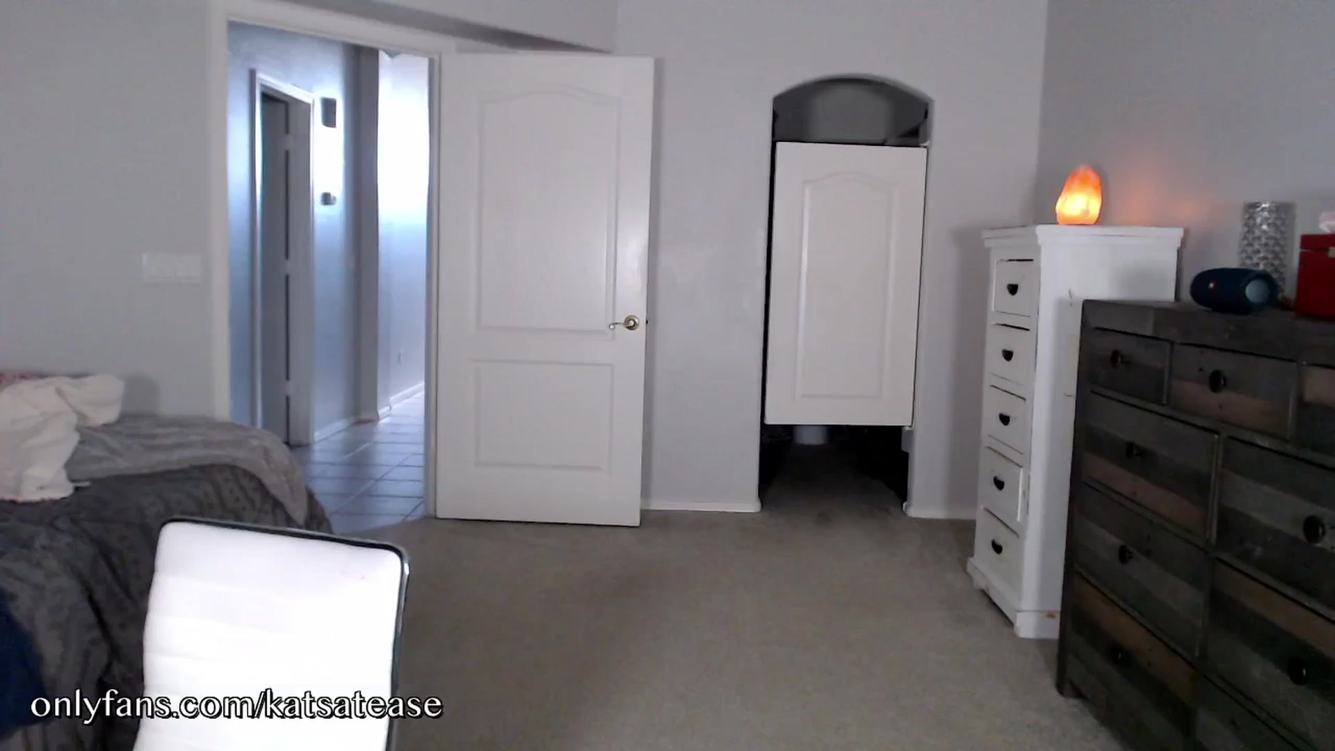 Gallery image thumbnail from KatsAtease's myfreecams stream on, 08/16/2025, 01:32 image 1 of 20