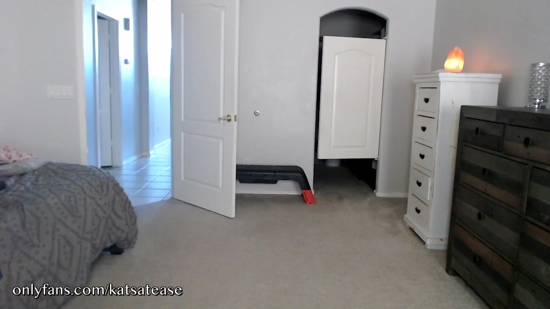 Gallery image thumbnail from KatsAtease's myfreecams stream on, 08/18/2025, 20:01 image 3 of 20