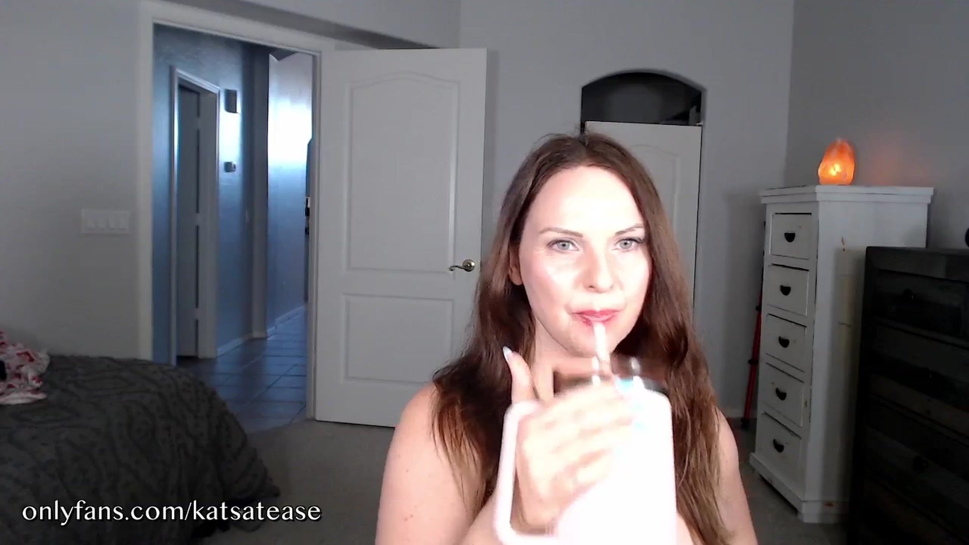 Gallery image thumbnail from KatsAtease's myfreecams stream on, 08/31/2025, 02:06 image 17 of 20