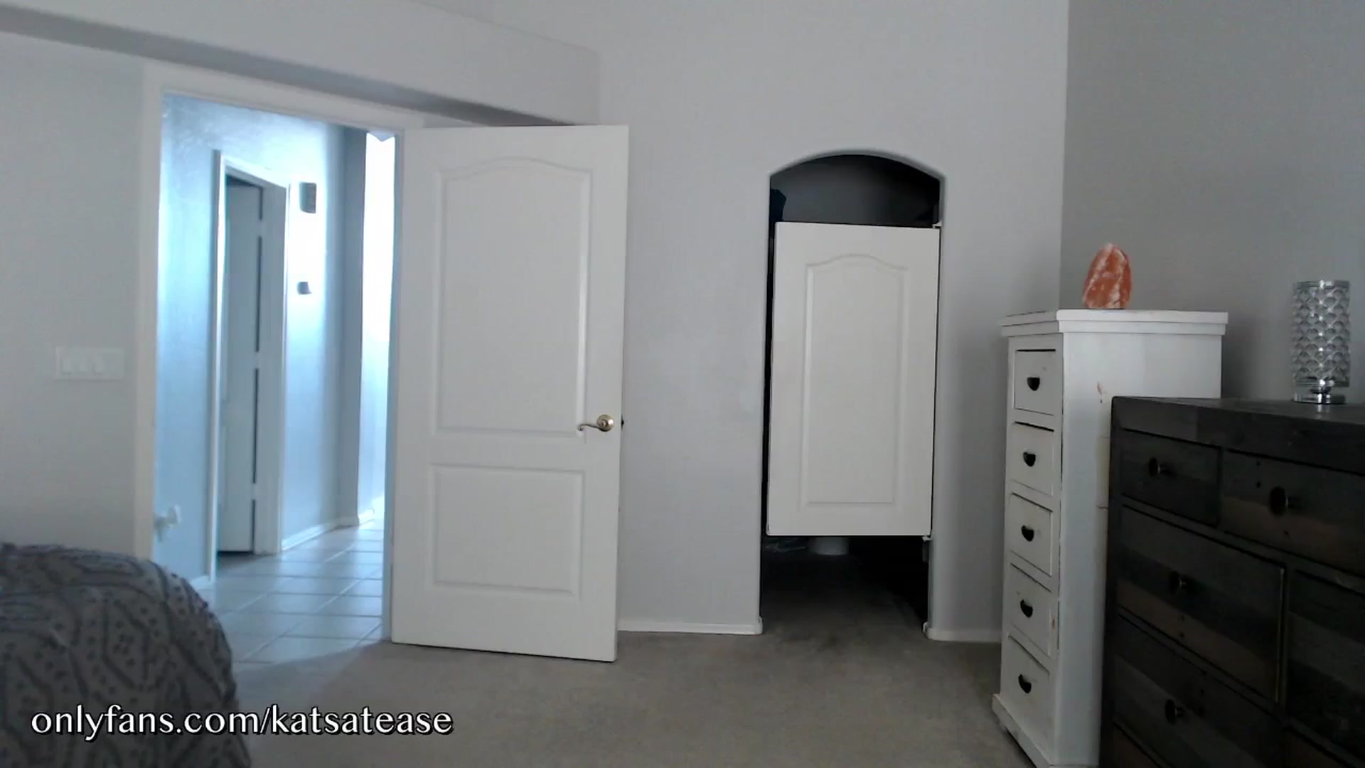 Gallery image thumbnail from KatsAtease's myfreecams stream on, 09/25/2025, 19:53 image 1 of 20