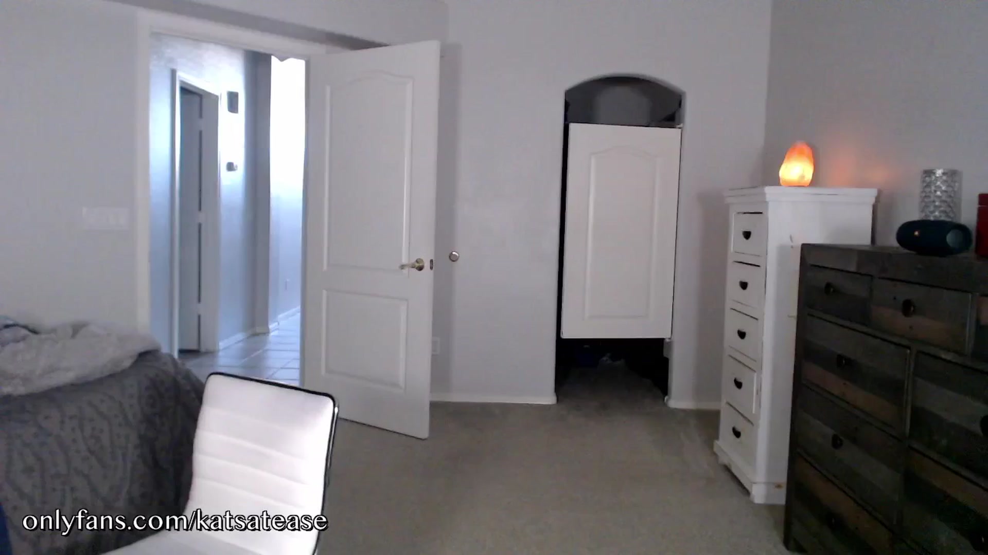 Gallery image thumbnail from KatsAtease's myfreecams stream on, 10/09/2025, 24:30 image 16 of 20
