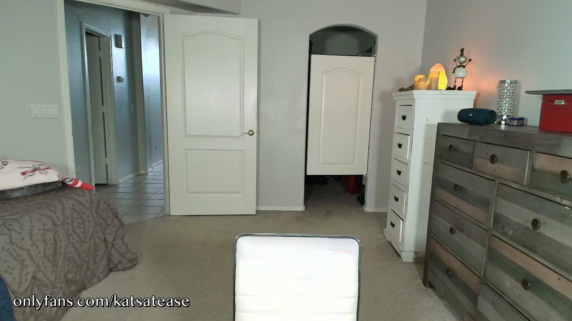 Gallery image thumbnail from KatsAtease's myfreecams stream on, 01/07/2026, 22:24 image 19 of 20