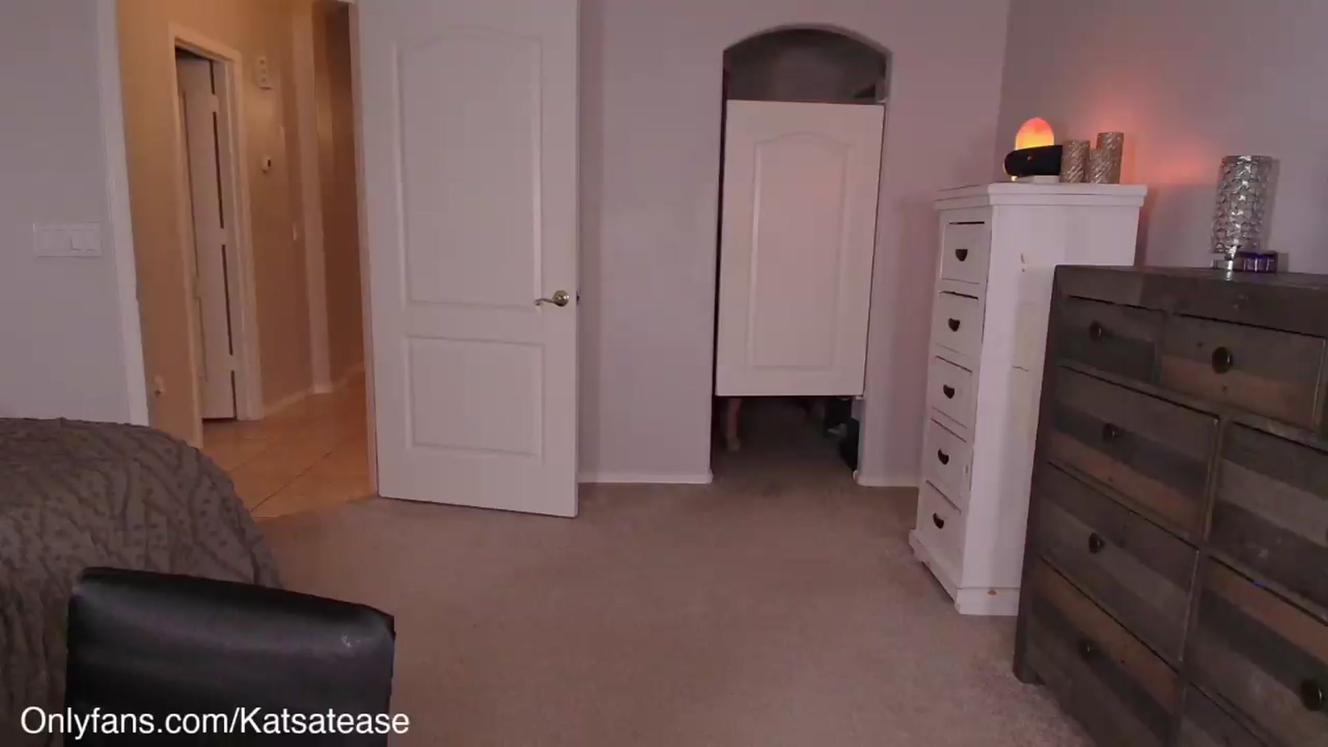Gallery image thumbnail from KatsAtease's myfreecams stream on, 04/24/2026, 06:01 image 6 of 20