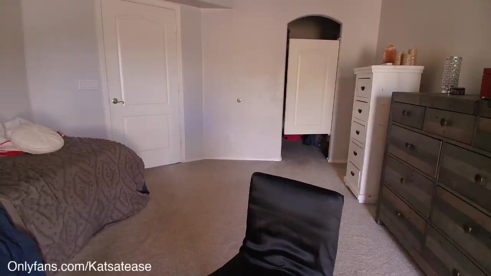 Gallery image thumbnail from KatsAtease's myfreecams stream on, 05/05/2026, 22:48 image 9 of 20