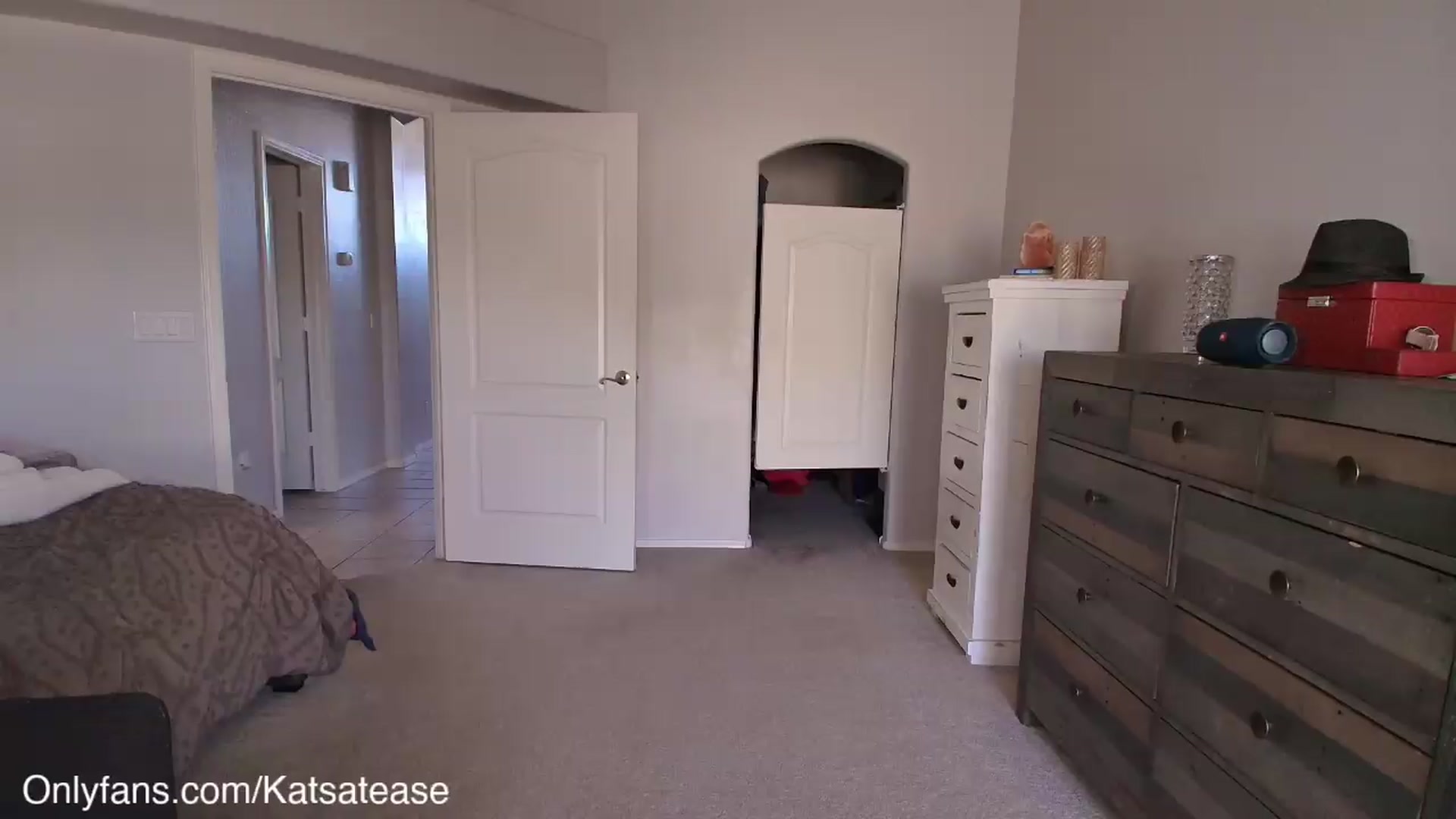 Gallery image thumbnail from KatsAtease's myfreecams stream on, 06/27/2026, 01:41 image 3 of 20