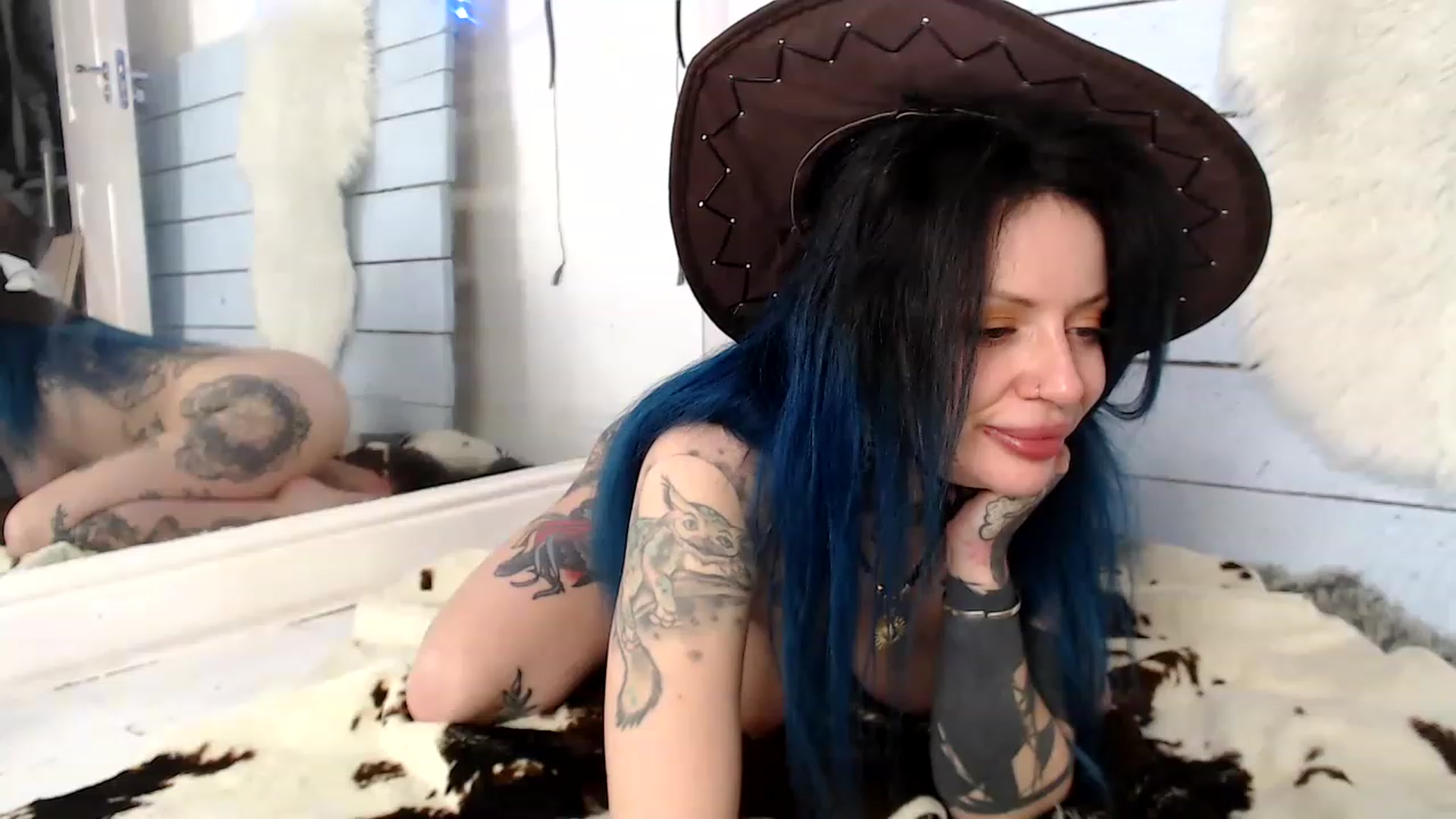 Gallery image thumbnail from Katsandcrows's myfreecams stream on, 01/23/2023, 24:06 image 1 of 20