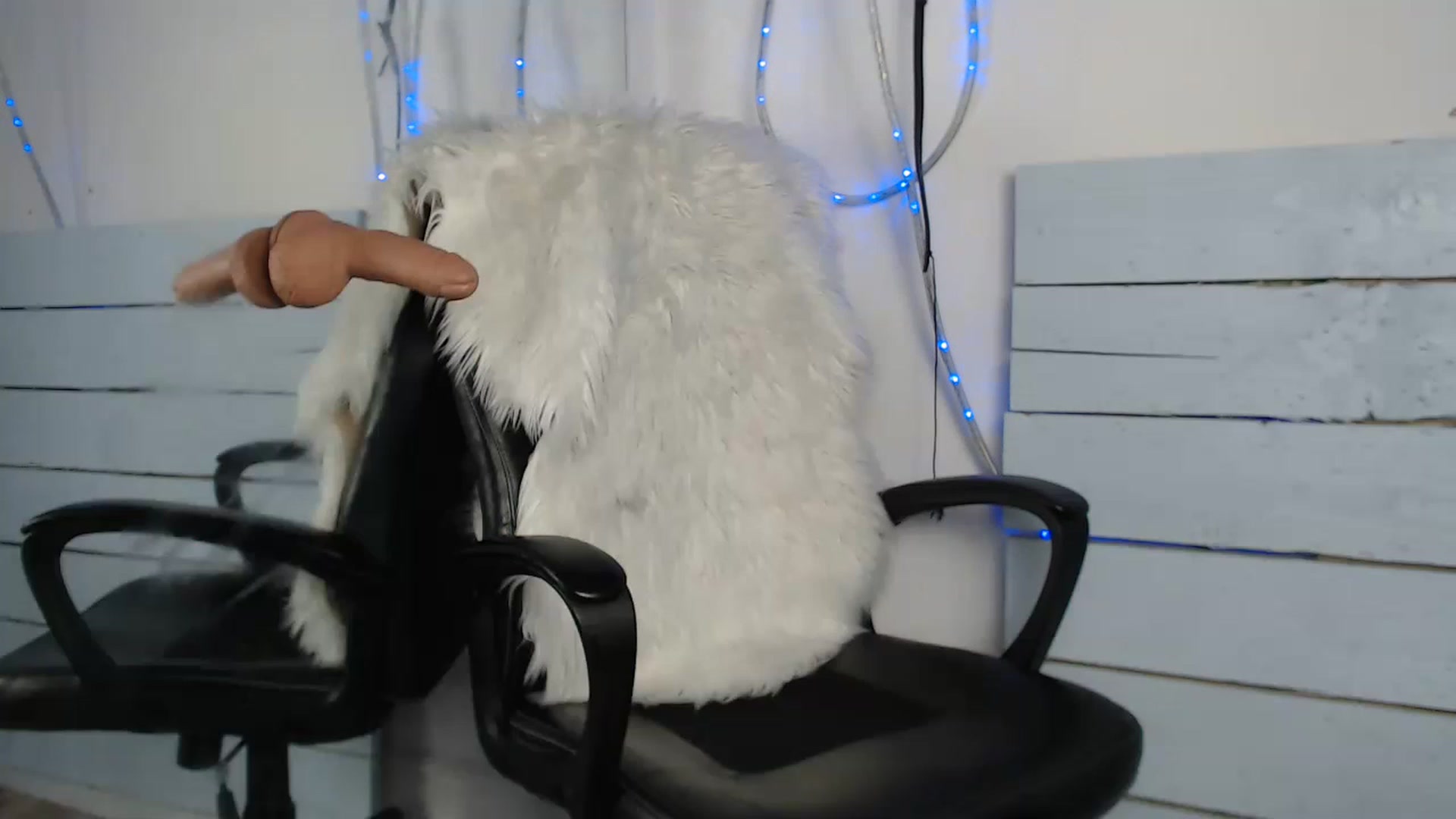 Gallery image thumbnail from Katsandcrows's myfreecams stream on, 04/09/2023, 23:41 image 13 of 20