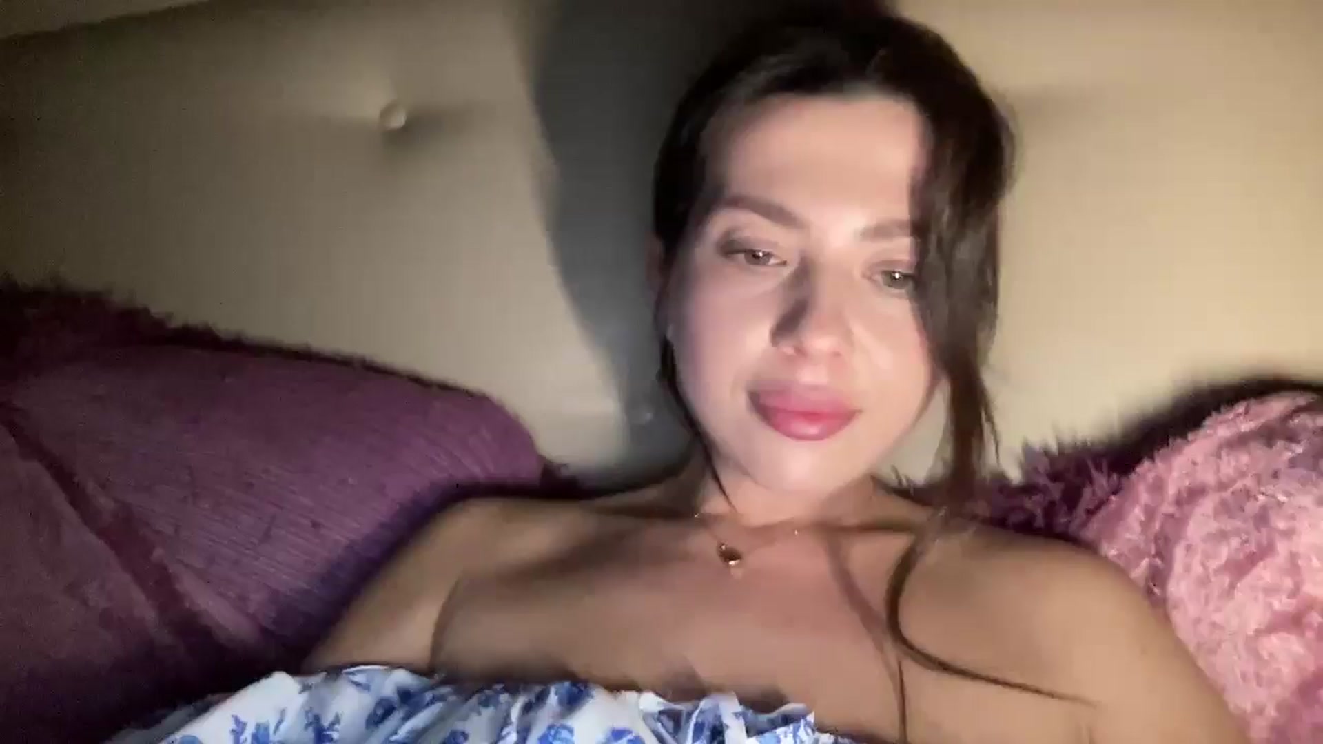 Gallery image thumbnail from KatsuniCross's myfreecams stream on, 12/05/2024, 20:38 image 10 of 20
