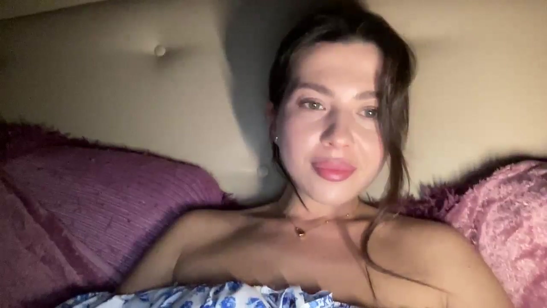 Gallery image thumbnail from KatsuniCross's myfreecams stream on, 12/05/2024, 20:38 image 17 of 20
