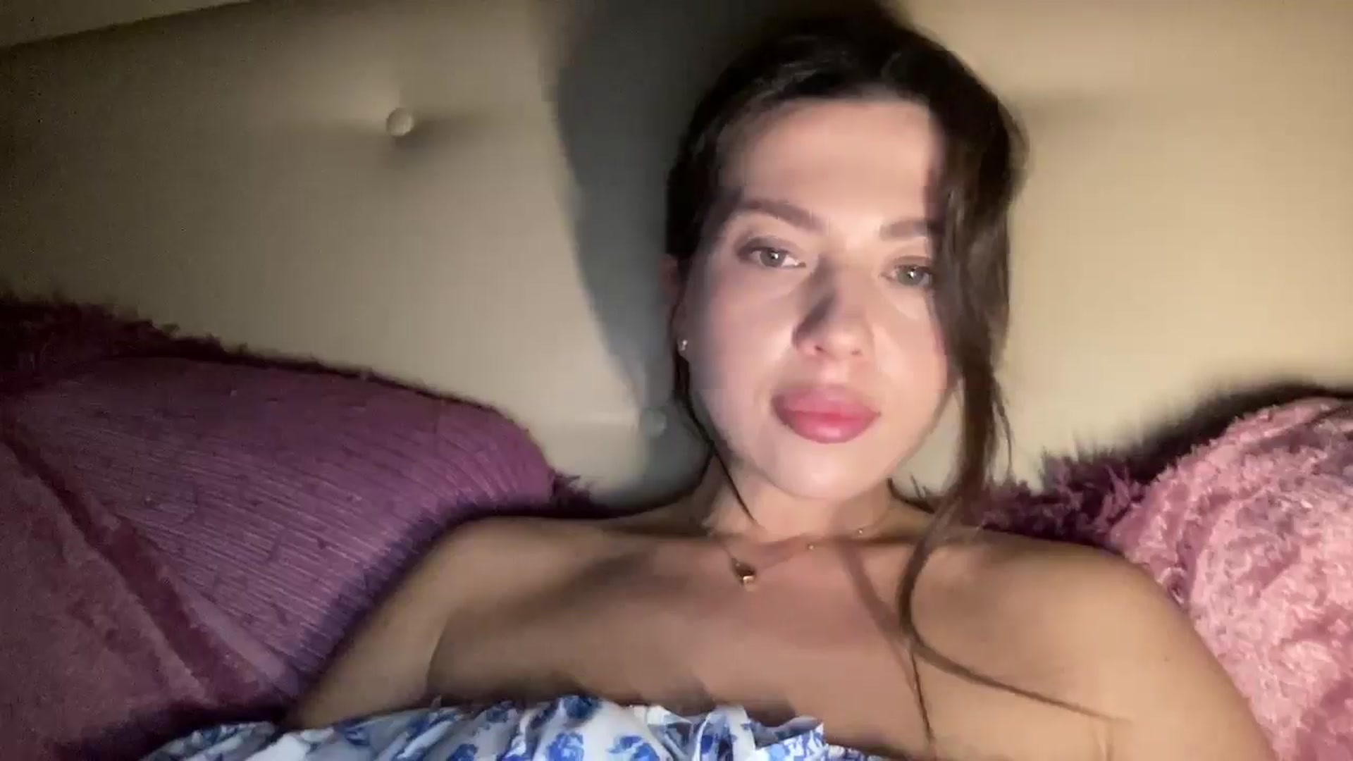 Gallery image thumbnail from KatsuniCross's myfreecams stream on, 12/05/2024, 20:38 image 15 of 20