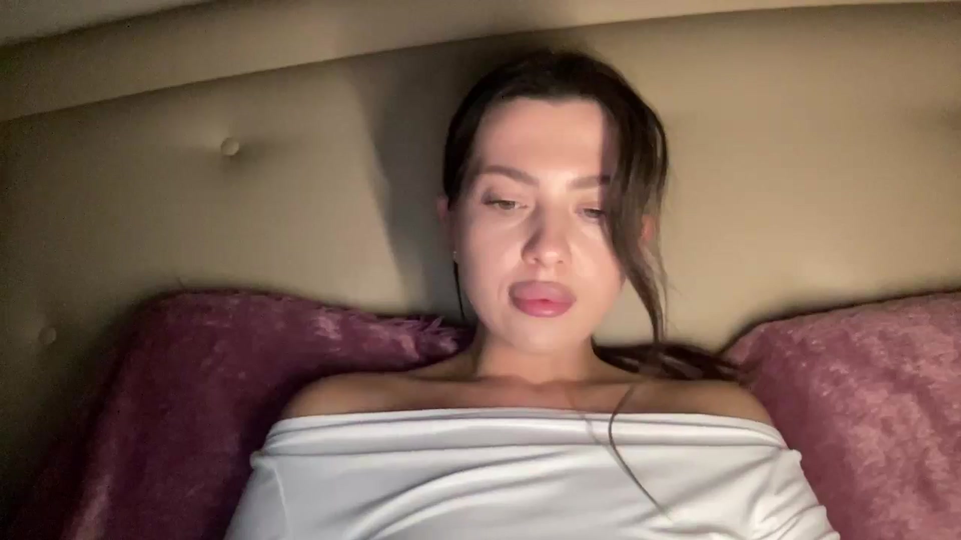 Gallery image thumbnail from KatsuniCross's myfreecams stream on, 12/11/2024, 18:59 image 9 of 20