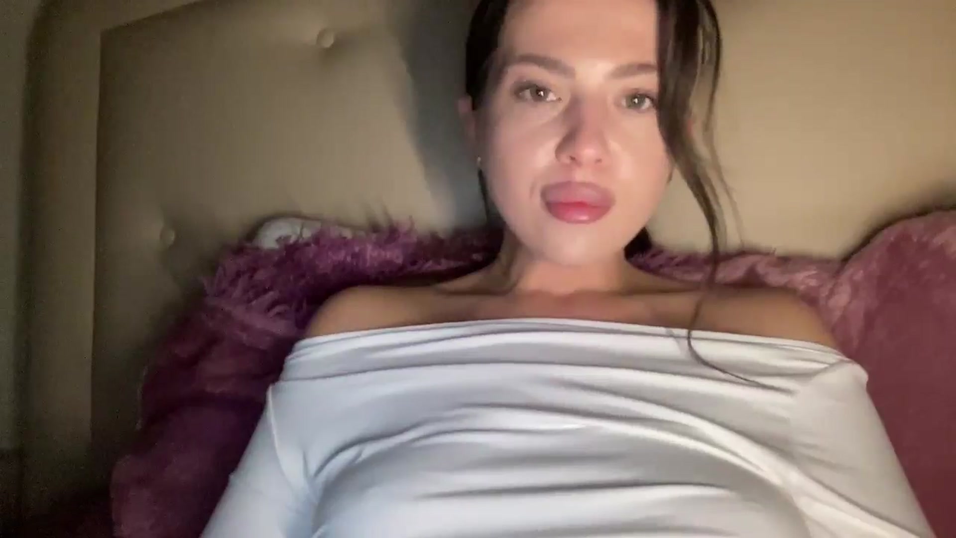 Gallery image thumbnail from KatsuniCross's myfreecams stream on, 12/11/2024, 18:59 image 18 of 20
