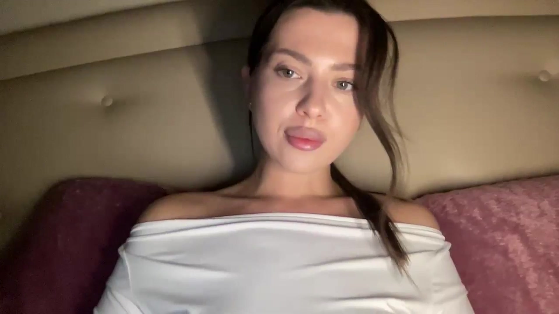 Gallery image thumbnail from KatsuniCross's myfreecams stream on, 12/11/2024, 18:59 image 4 of 20