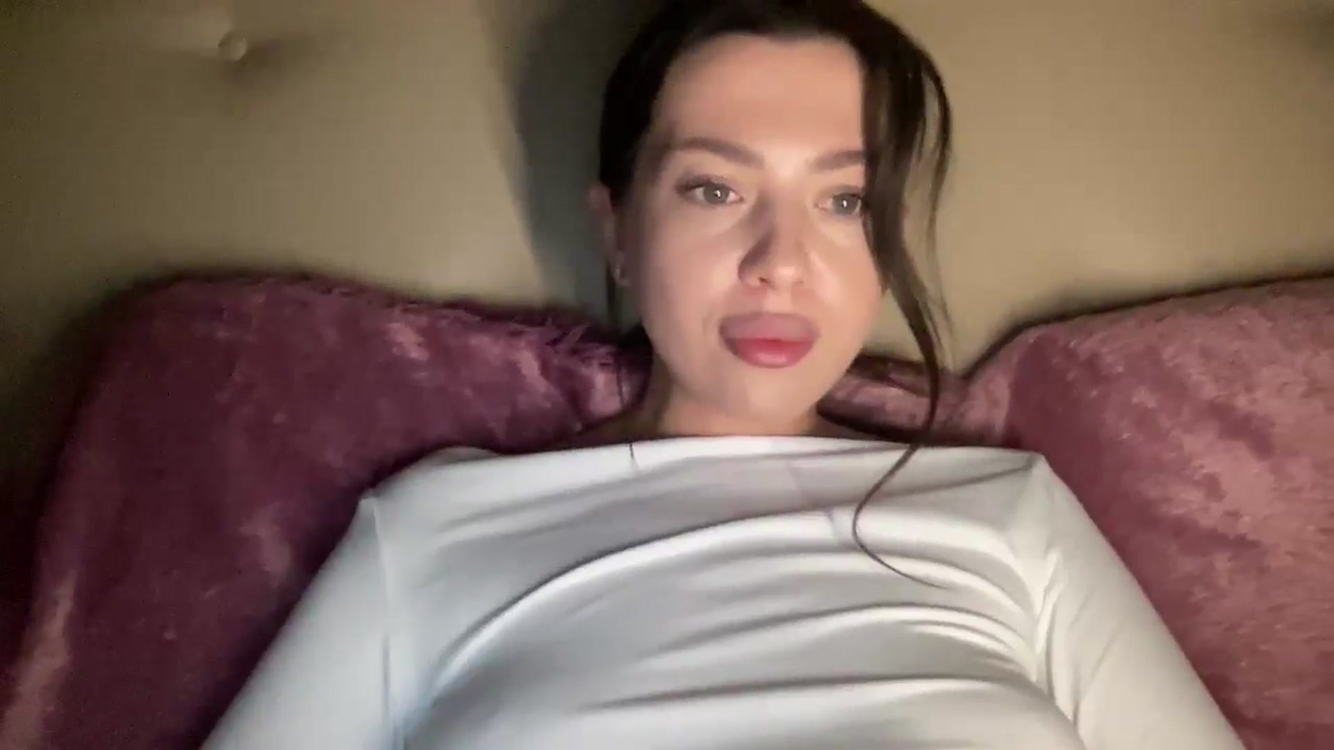 Gallery image thumbnail from KatsuniCross's myfreecams stream on, 12/11/2024, 18:59 image 12 of 20