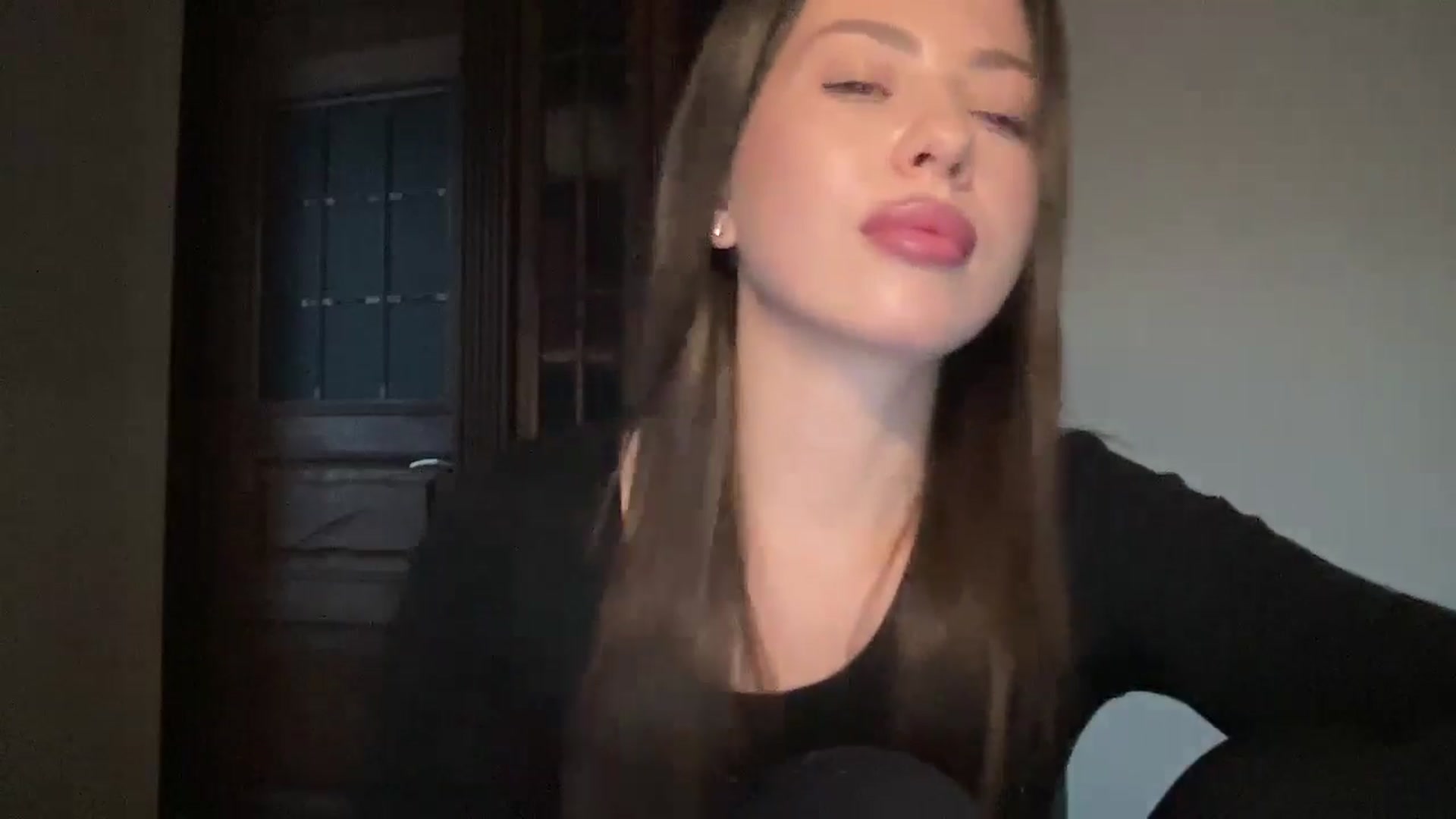 Gallery image thumbnail from KatsuniCross's myfreecams stream on, 12/14/2024, 14:36 image 11 of 20