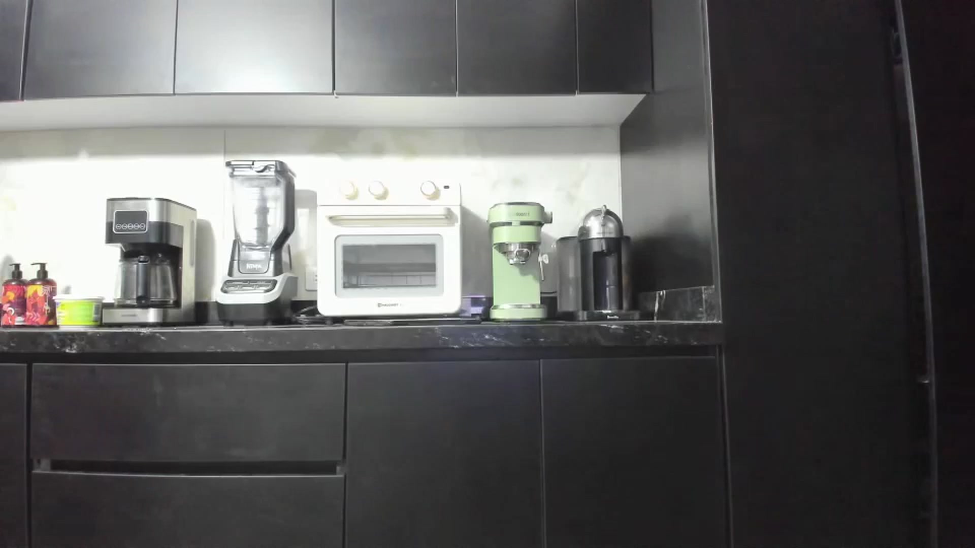 Gallery image thumbnail from Kattgalle's myfreecams stream on, 10/22/2024, 06:32 image 13 of 20