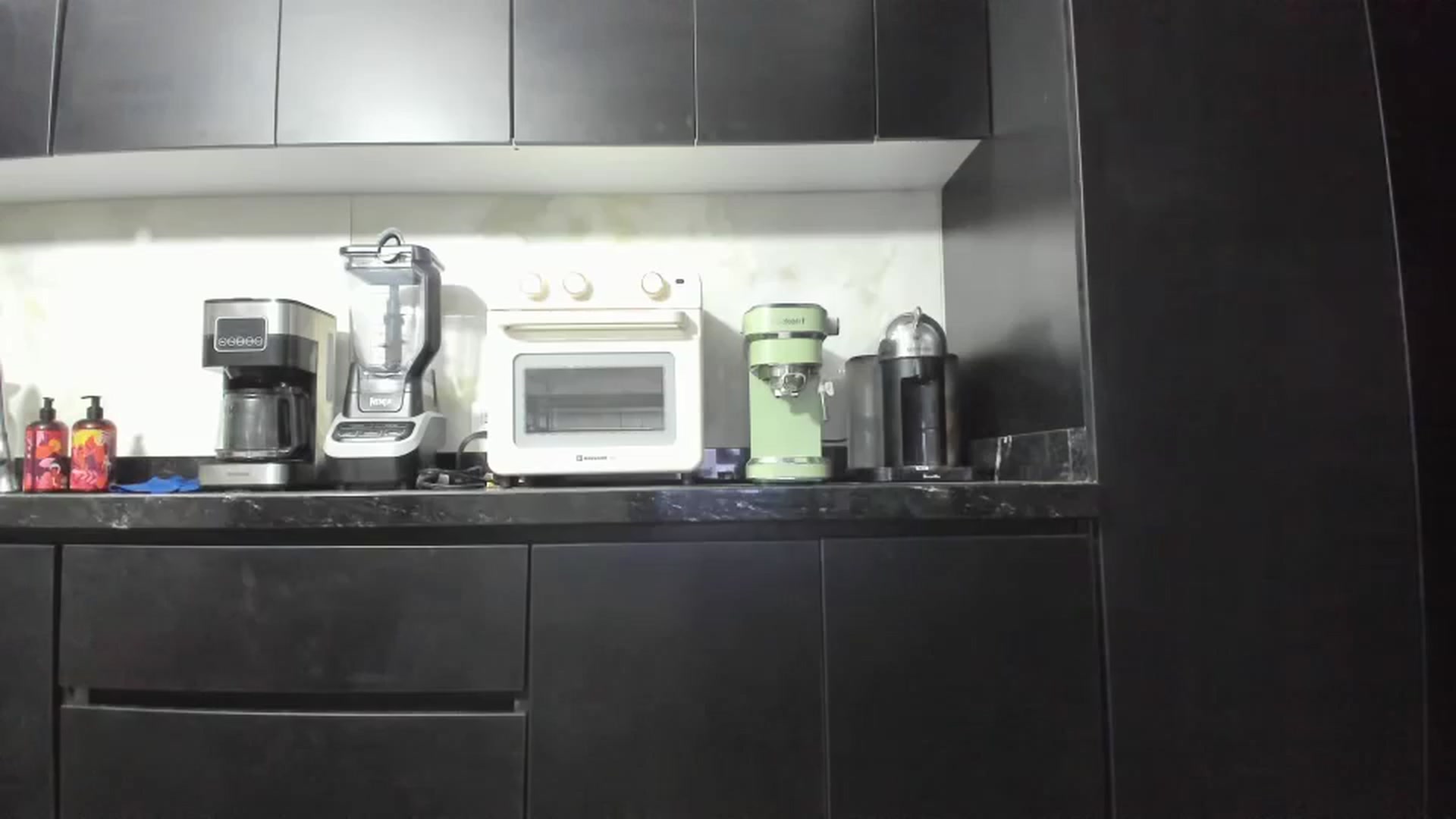 Gallery image thumbnail from Kattgalle's myfreecams stream on, 10/23/2024, 01:44 image 4 of 20