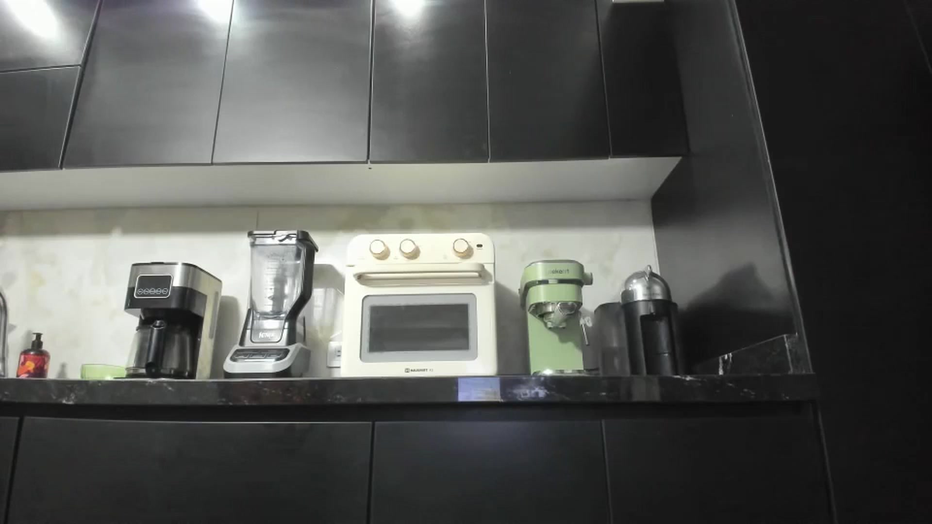 Gallery image thumbnail from Kattgalle's myfreecams stream on, 10/24/2024, 04:49 image 15 of 20