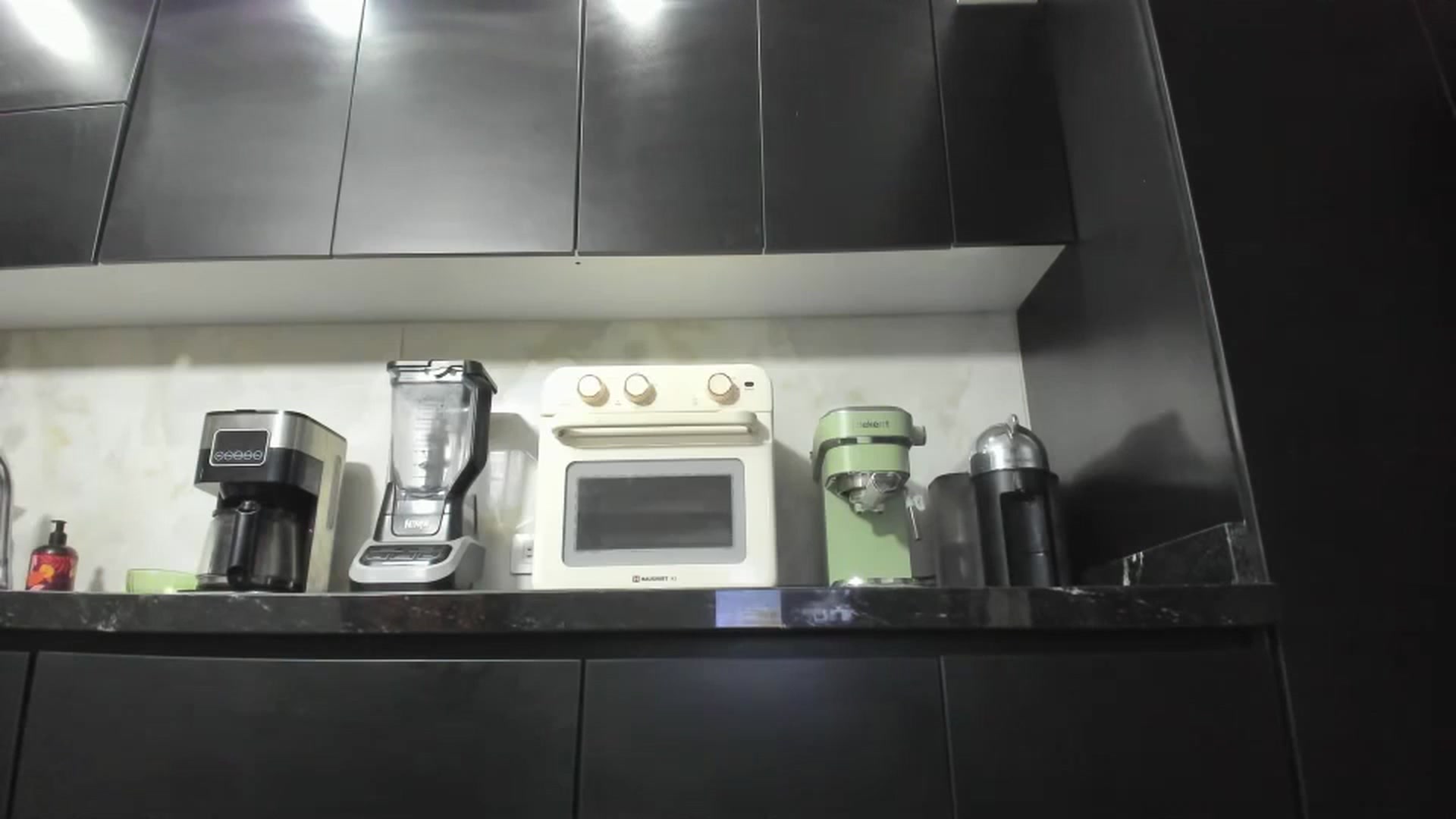 Gallery image thumbnail from Kattgalle's myfreecams stream on, 10/24/2024, 04:49 image 16 of 20