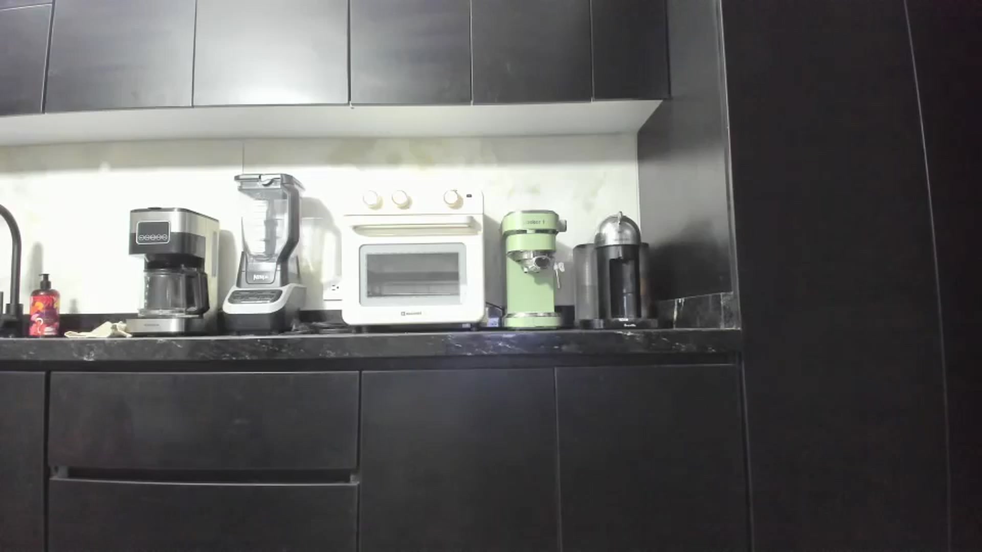 Gallery image thumbnail from Kattgalle's myfreecams stream on, 11/17/2024, 24:42 image 6 of 20