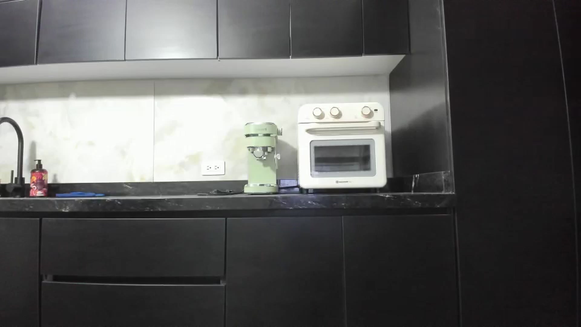 Gallery image thumbnail from Kattgalle's myfreecams stream on, 11/25/2024, 23:52 image 12 of 20