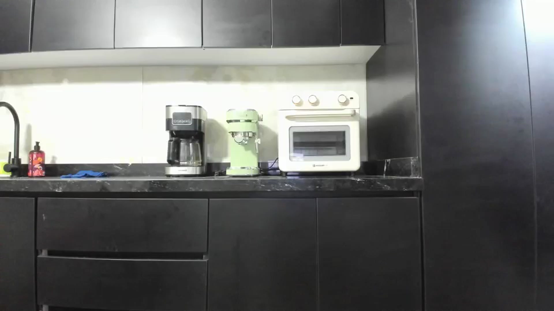 Gallery image thumbnail from Kattgalle's myfreecams stream on, 12/02/2024, 21:03 image 19 of 20