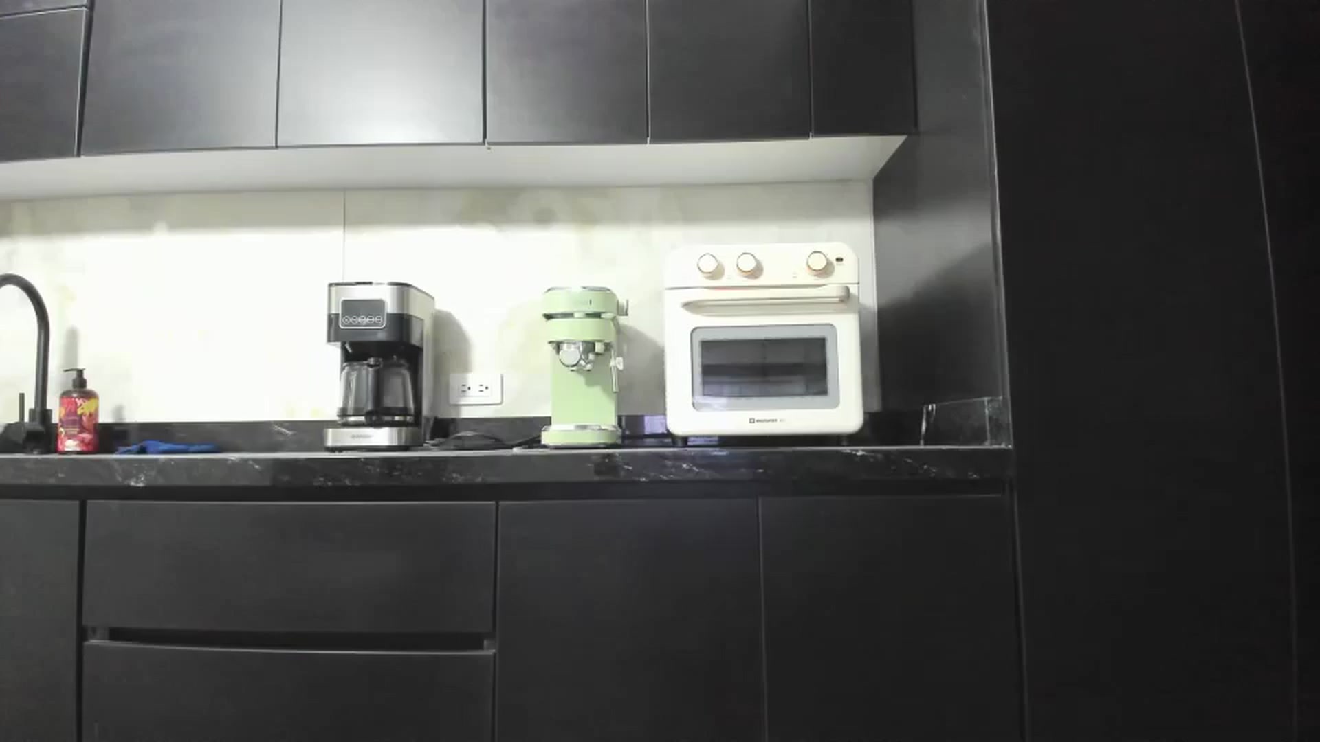 Gallery image thumbnail from Kattgalle's myfreecams stream on, 12/12/2024, 01:17 image 1 of 20