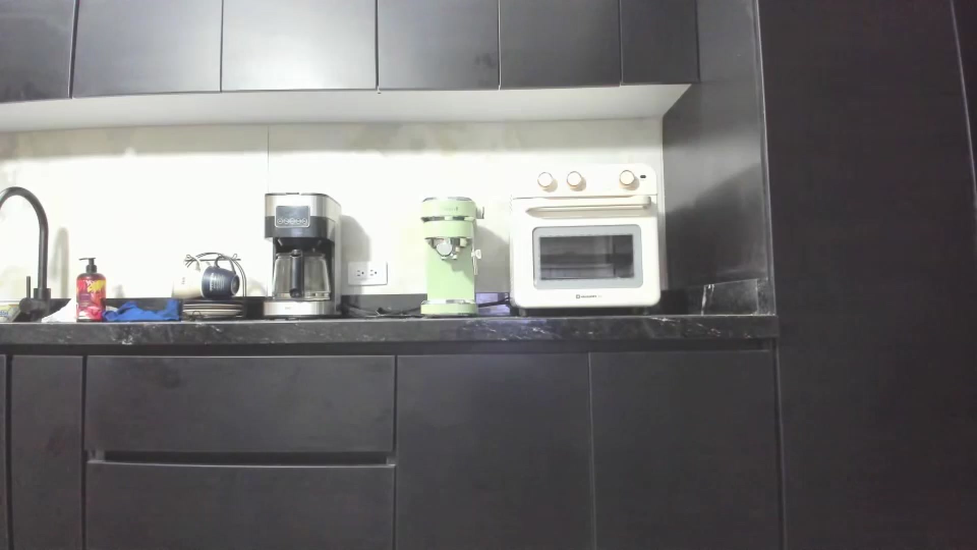 Gallery image thumbnail from Kattgalle's myfreecams stream on, 12/30/2024, 05:03 image 8 of 20