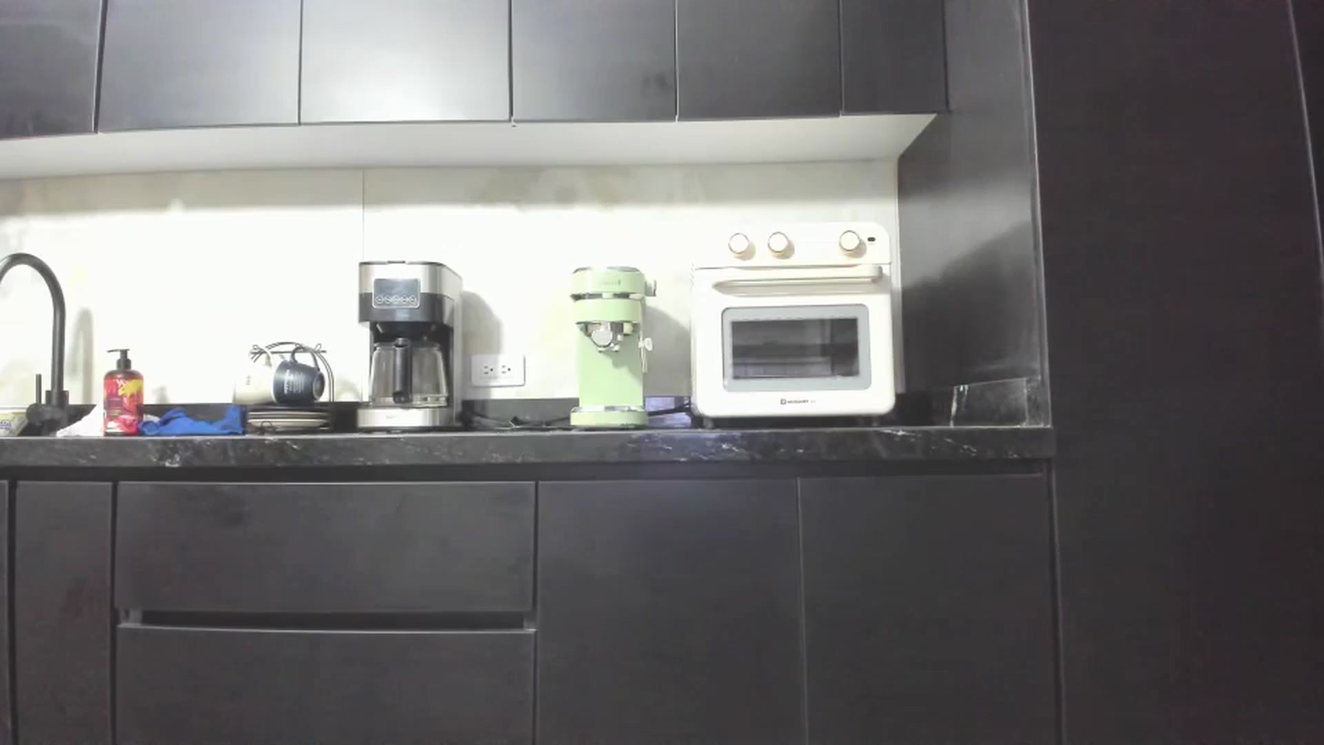 Gallery image thumbnail from Kattgalle's myfreecams stream on, 12/30/2024, 05:03 image 9 of 20