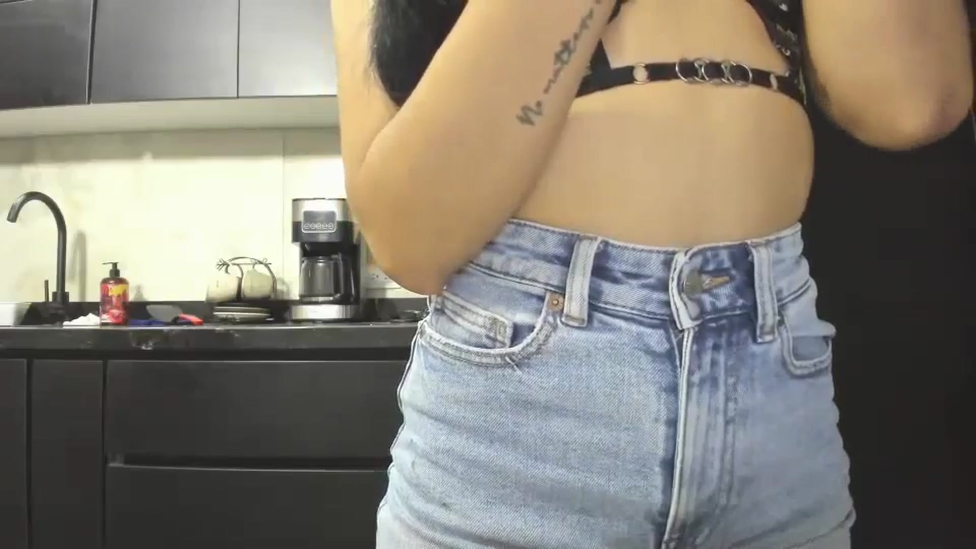 Gallery image thumbnail from Kattgalle's myfreecams stream on, 12/31/2024, 23:55 image 9 of 20