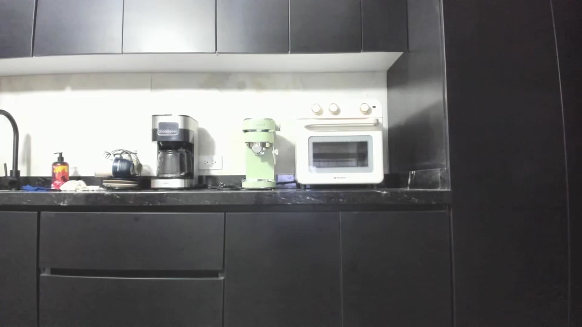 Gallery image thumbnail from Kattgalle's myfreecams stream on, 01/03/2025, 02:25 image 17 of 20