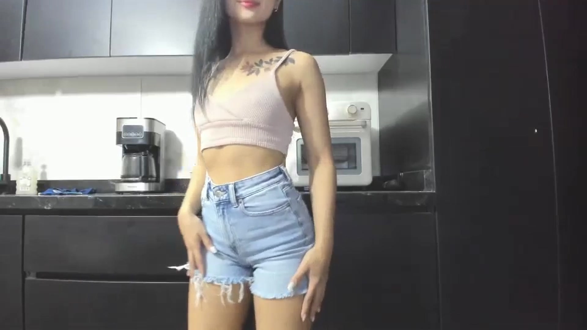 Gallery image thumbnail from Kattgalle's myfreecams stream on, 01/17/2025, 01:03 image 2 of 20