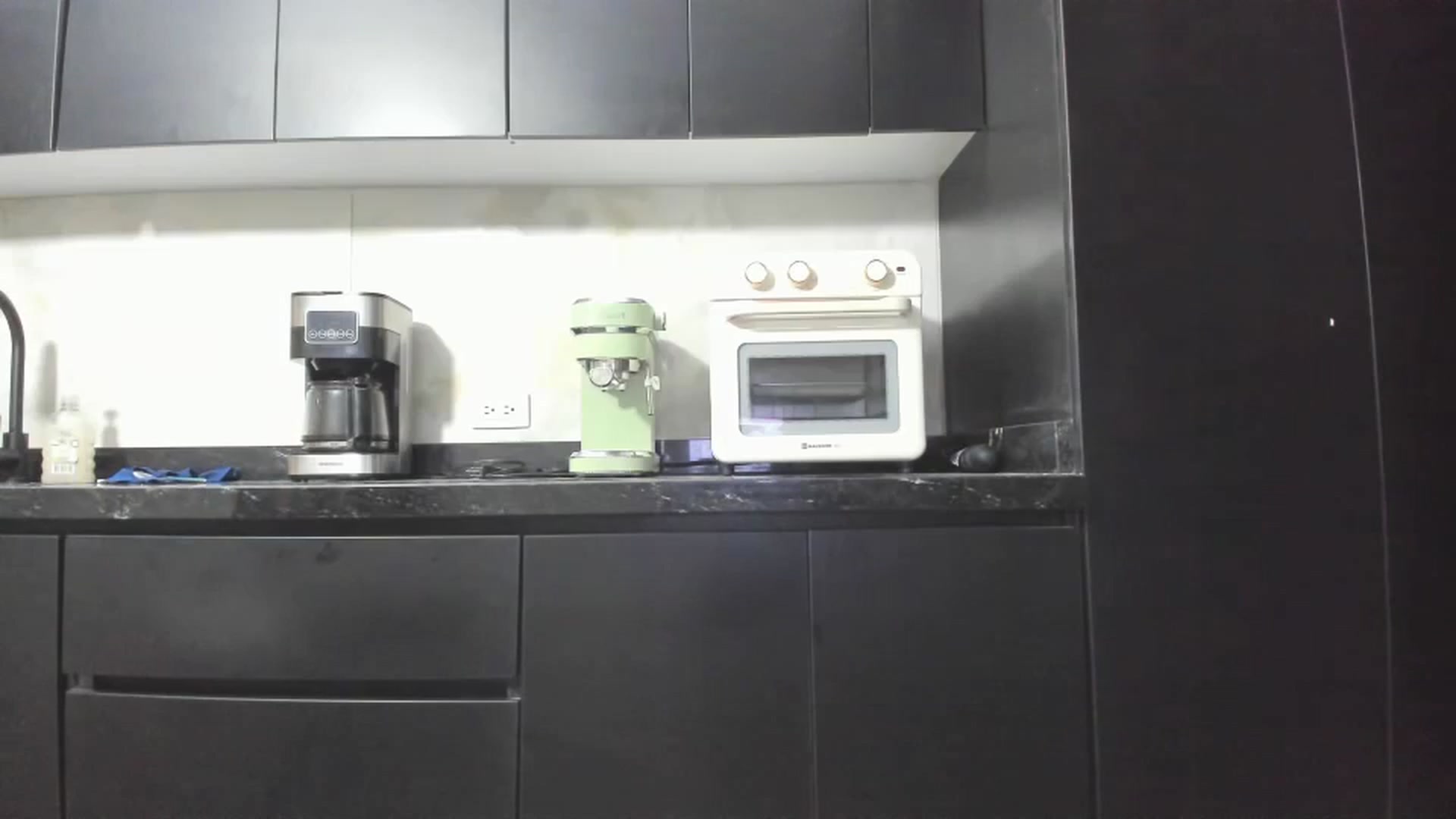 Gallery image thumbnail from Kattgalle's myfreecams stream on, 01/17/2025, 01:03 image 18 of 20