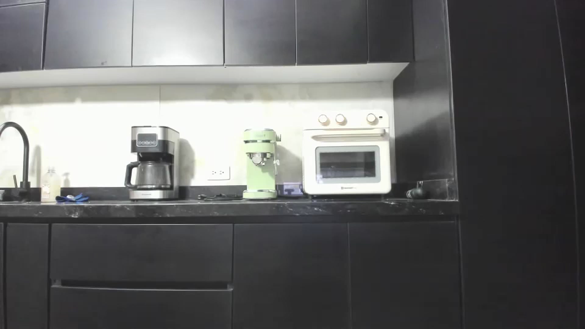 Gallery image thumbnail from Kattgalle's myfreecams stream on, 01/26/2025, 02:28 image 9 of 20