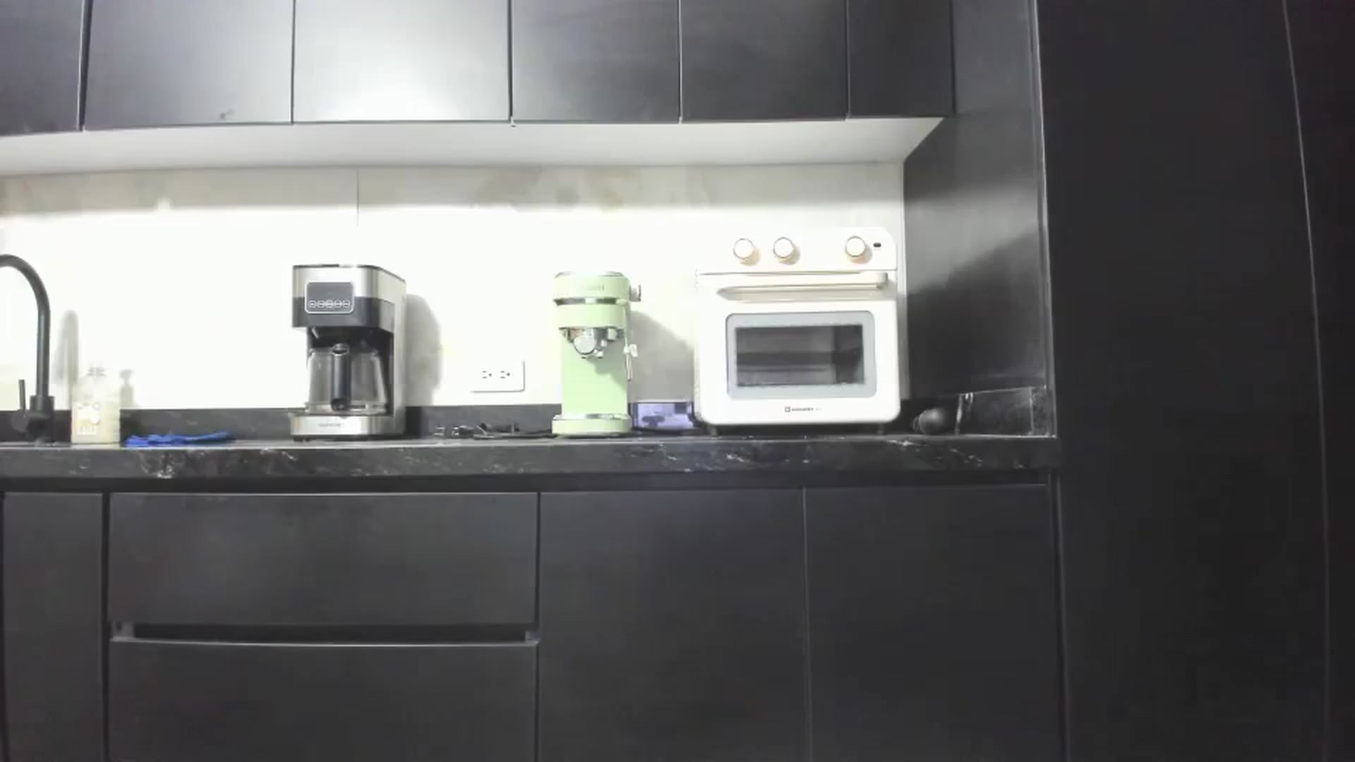 Gallery image thumbnail from Kattgalle's myfreecams stream on, 01/31/2025, 01:58 image 8 of 20