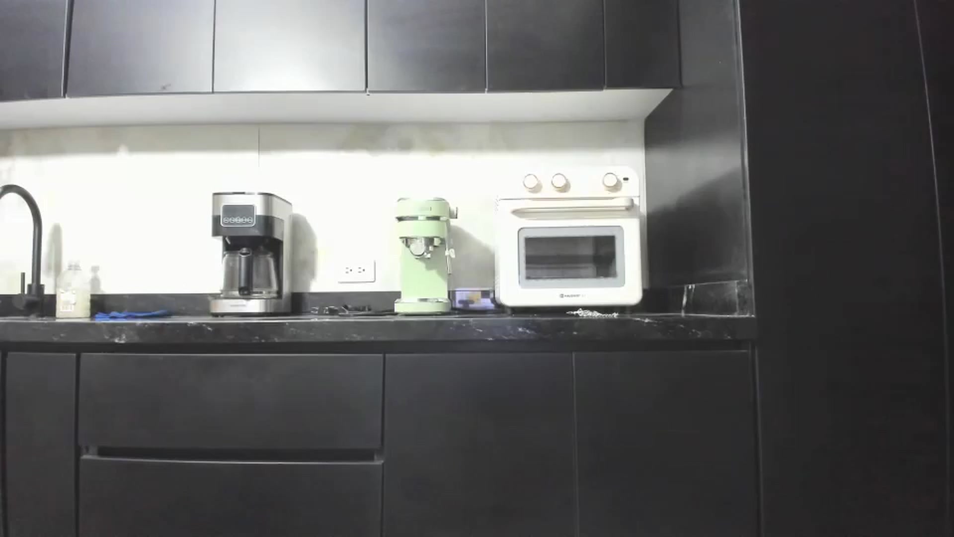 Gallery image thumbnail from Kattgalle's myfreecams stream on, 01/31/2025, 05:43 image 18 of 20