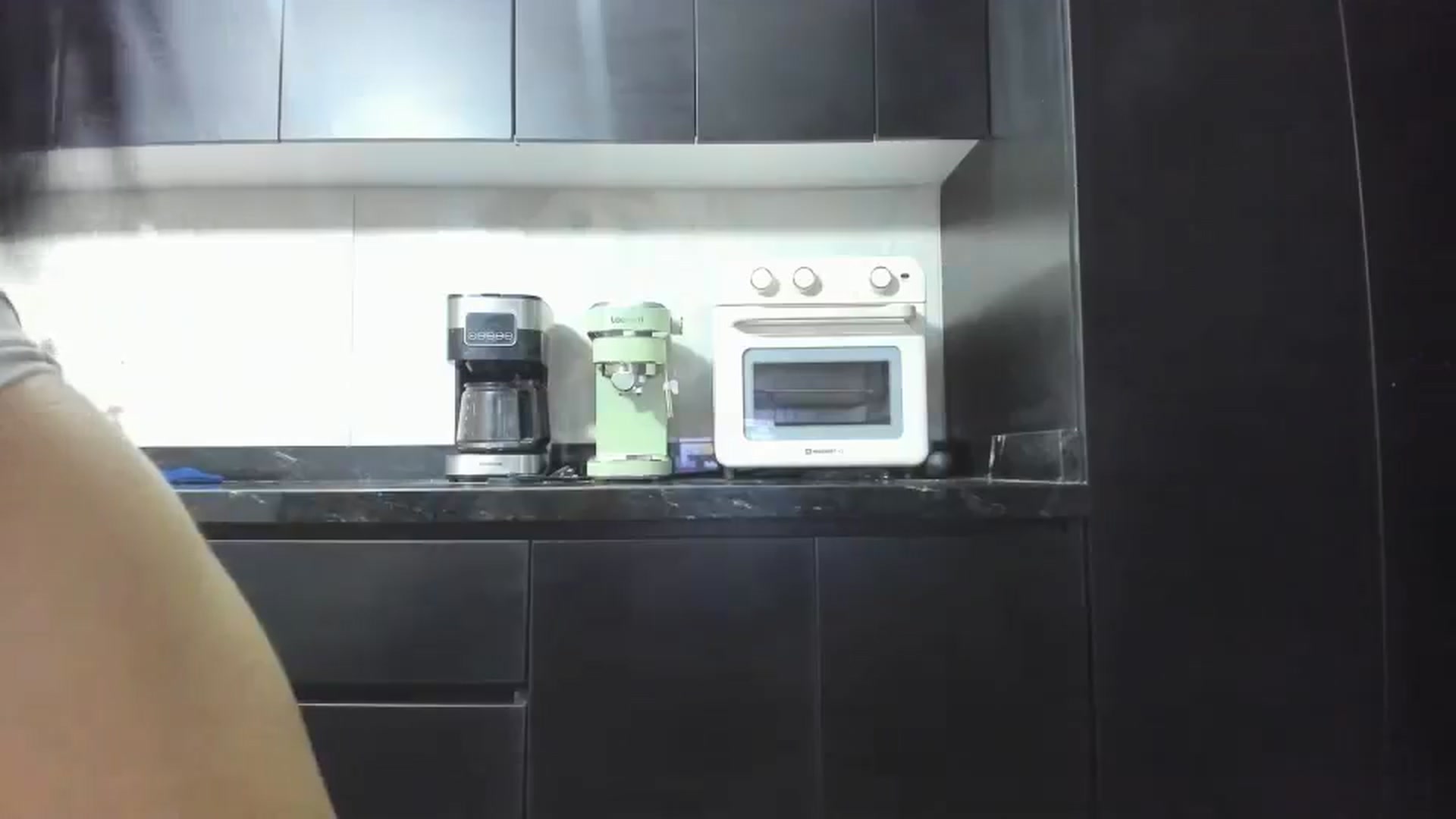 Gallery image thumbnail from Kattgalle's myfreecams stream on, 02/18/2025, 02:38 image 11 of 20