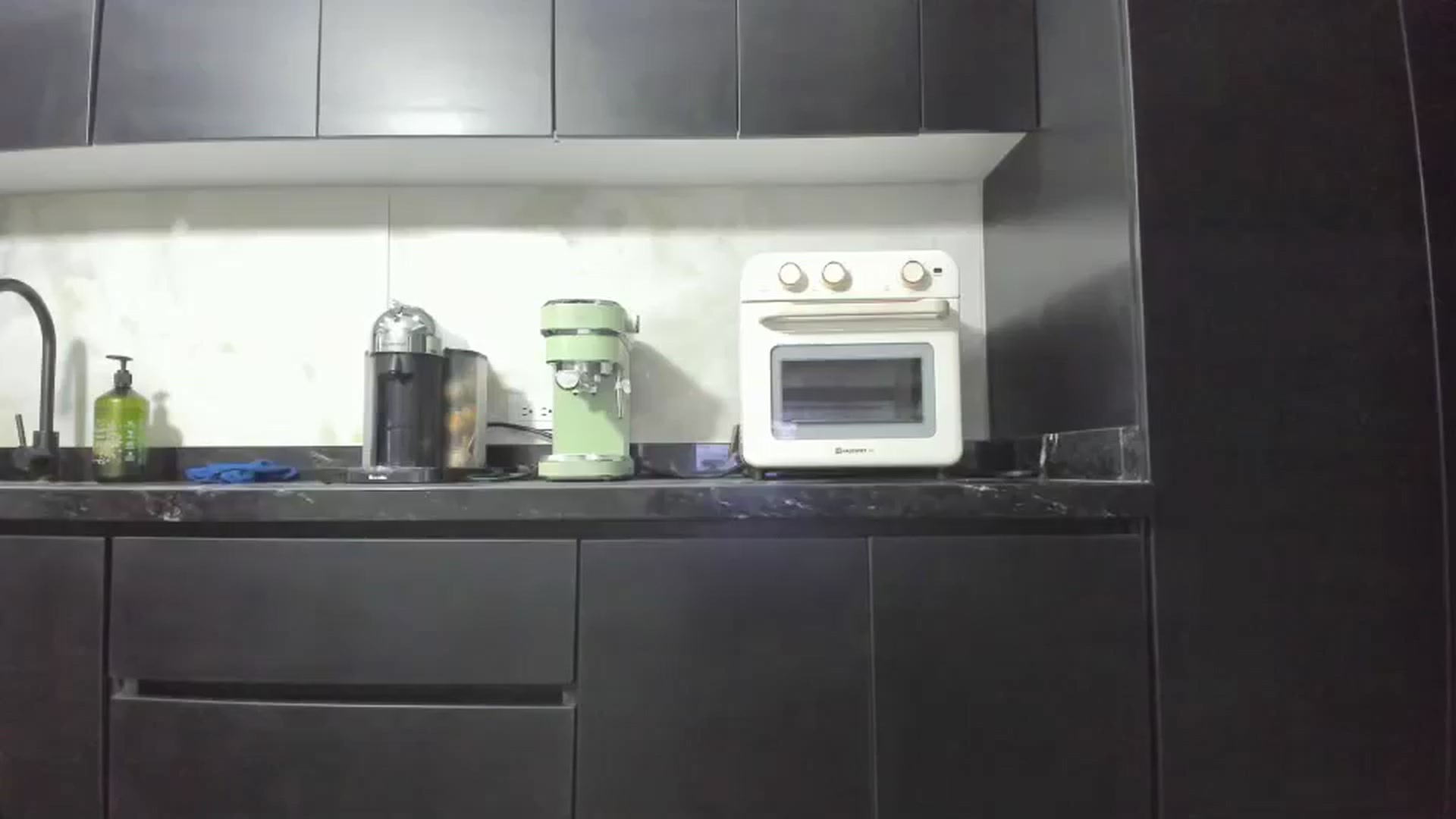 Gallery image thumbnail from Kattgalle's myfreecams stream on, 04/16/2025, 03:11 image 1 of 20
