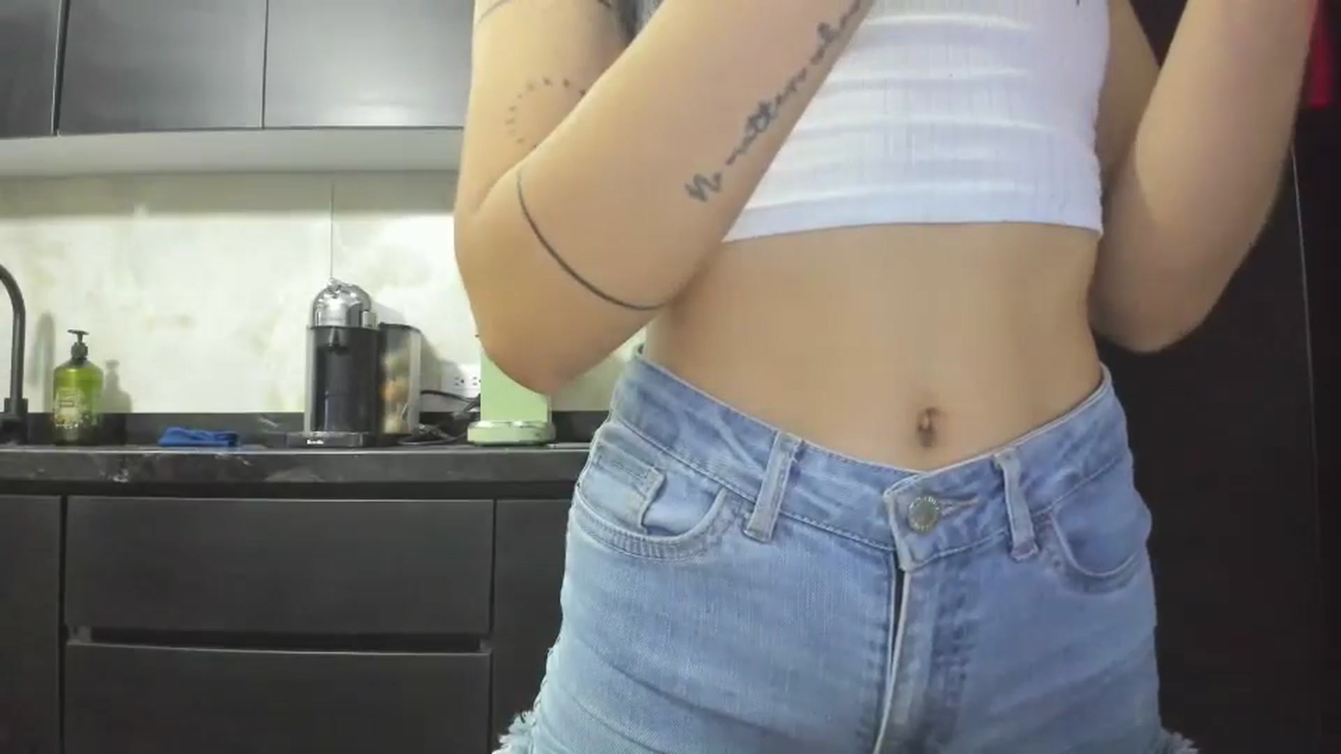 Gallery image thumbnail from Kattgalle's myfreecams stream on, 04/18/2025, 01:28 image 15 of 20