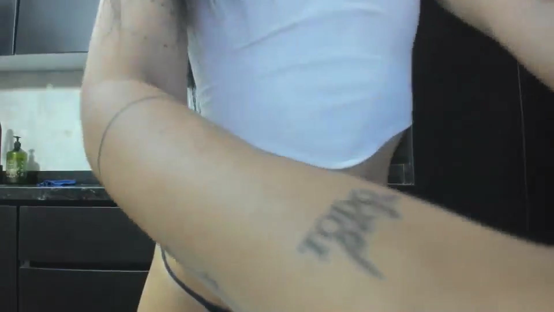 Gallery image thumbnail from Kattgalle's myfreecams stream on, 04/21/2025, 07:02 image 13 of 20