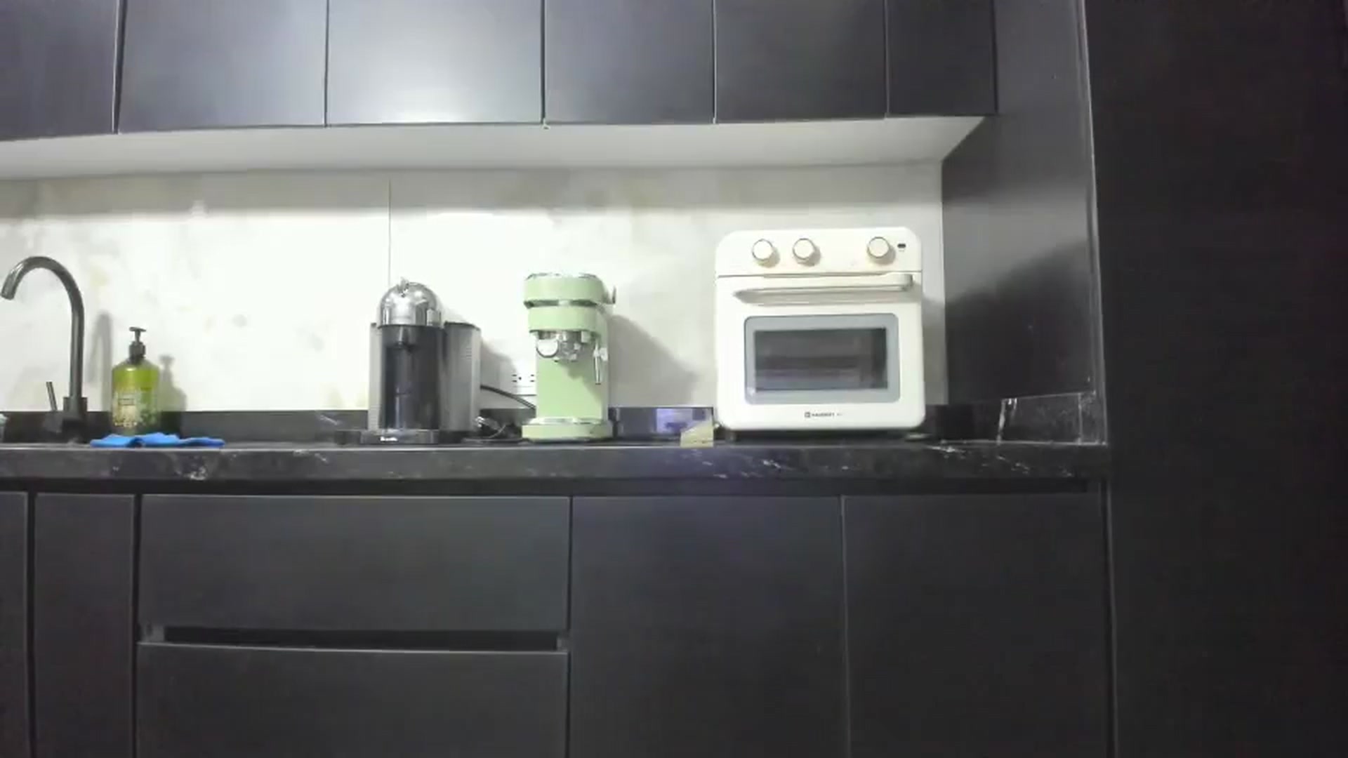 Gallery image thumbnail from Kattgalle's myfreecams stream on, 04/30/2025, 03:18 image 9 of 20