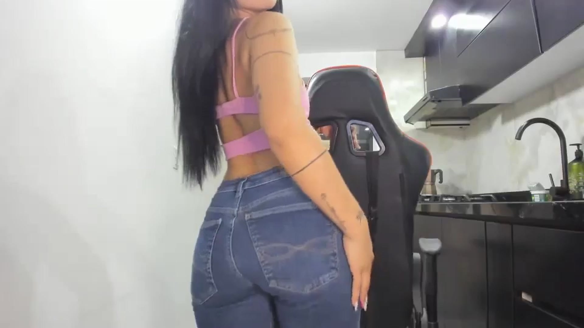 Gallery image thumbnail from Kattgalle's myfreecams stream on, 05/26/2025, 02:08 image 7 of 20